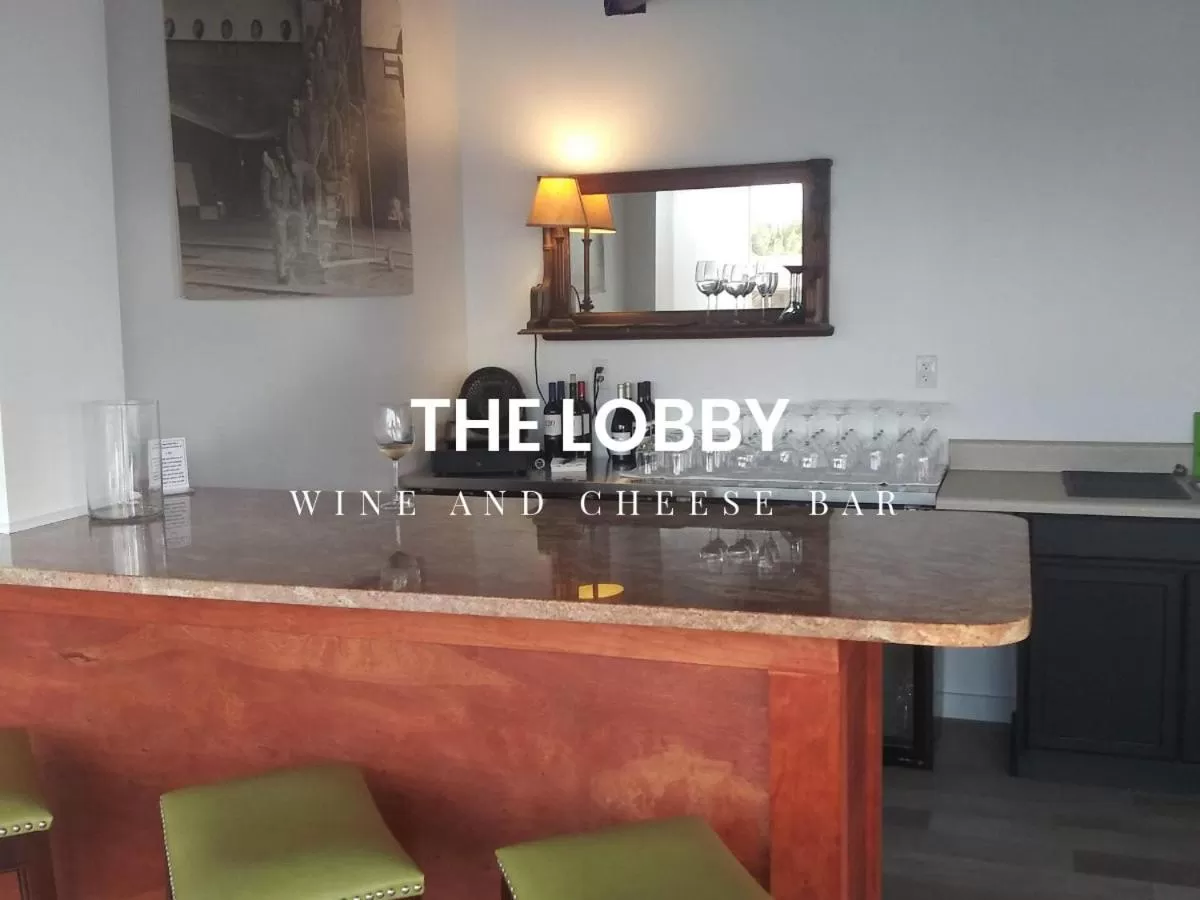 Lounge or bar in Banana Peel Resort