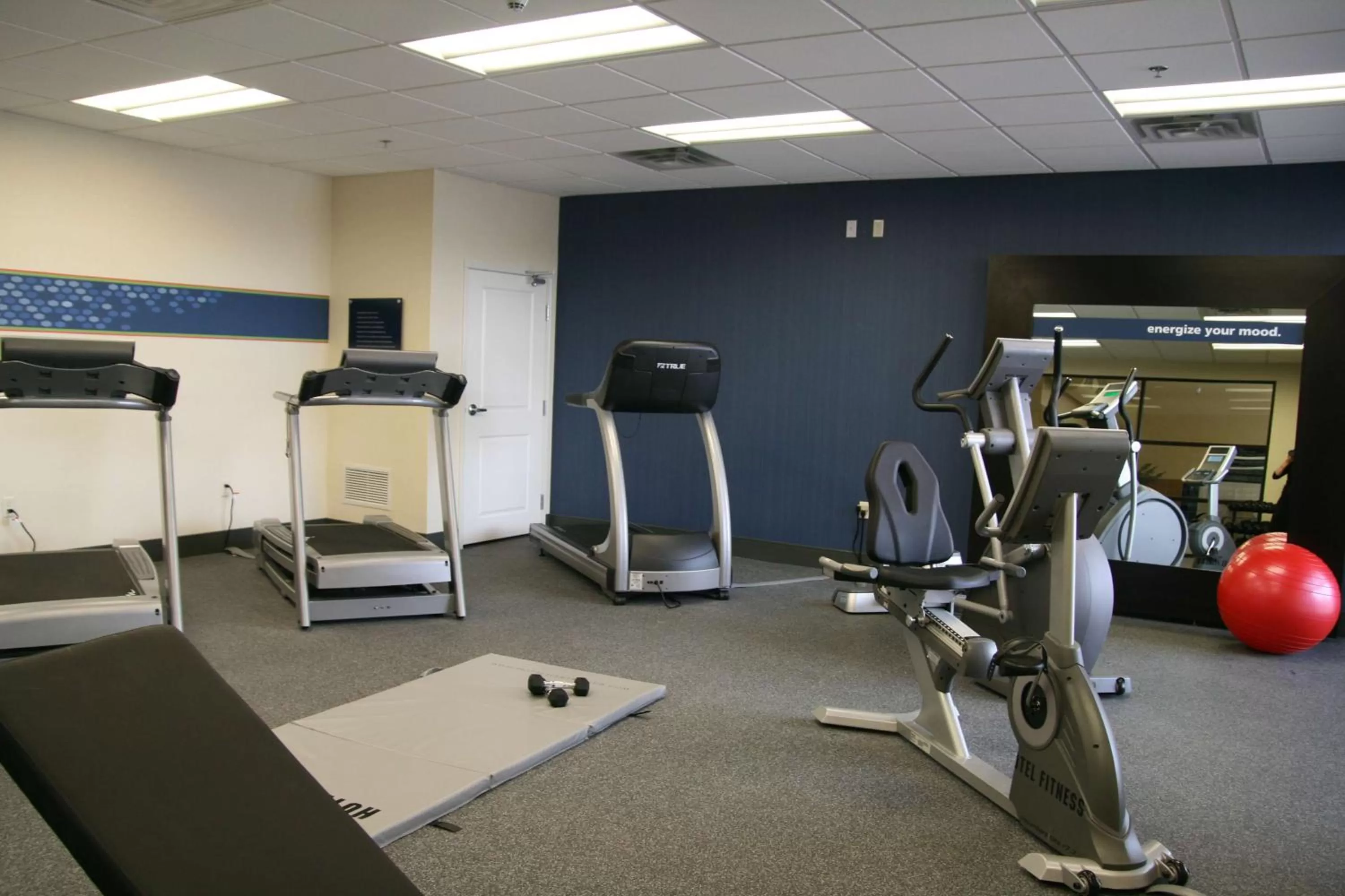 Fitness centre/facilities in Hampton Inn and Suites Pueblo/North