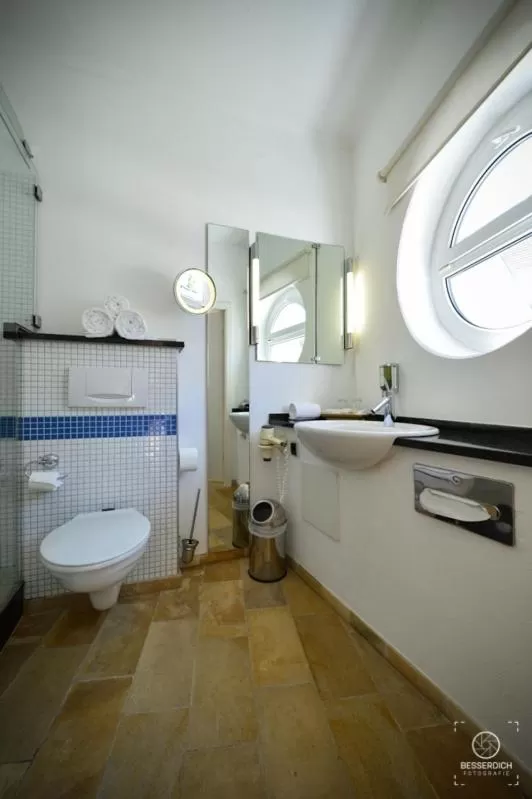 Day, Bathroom in Domaine Leidinger