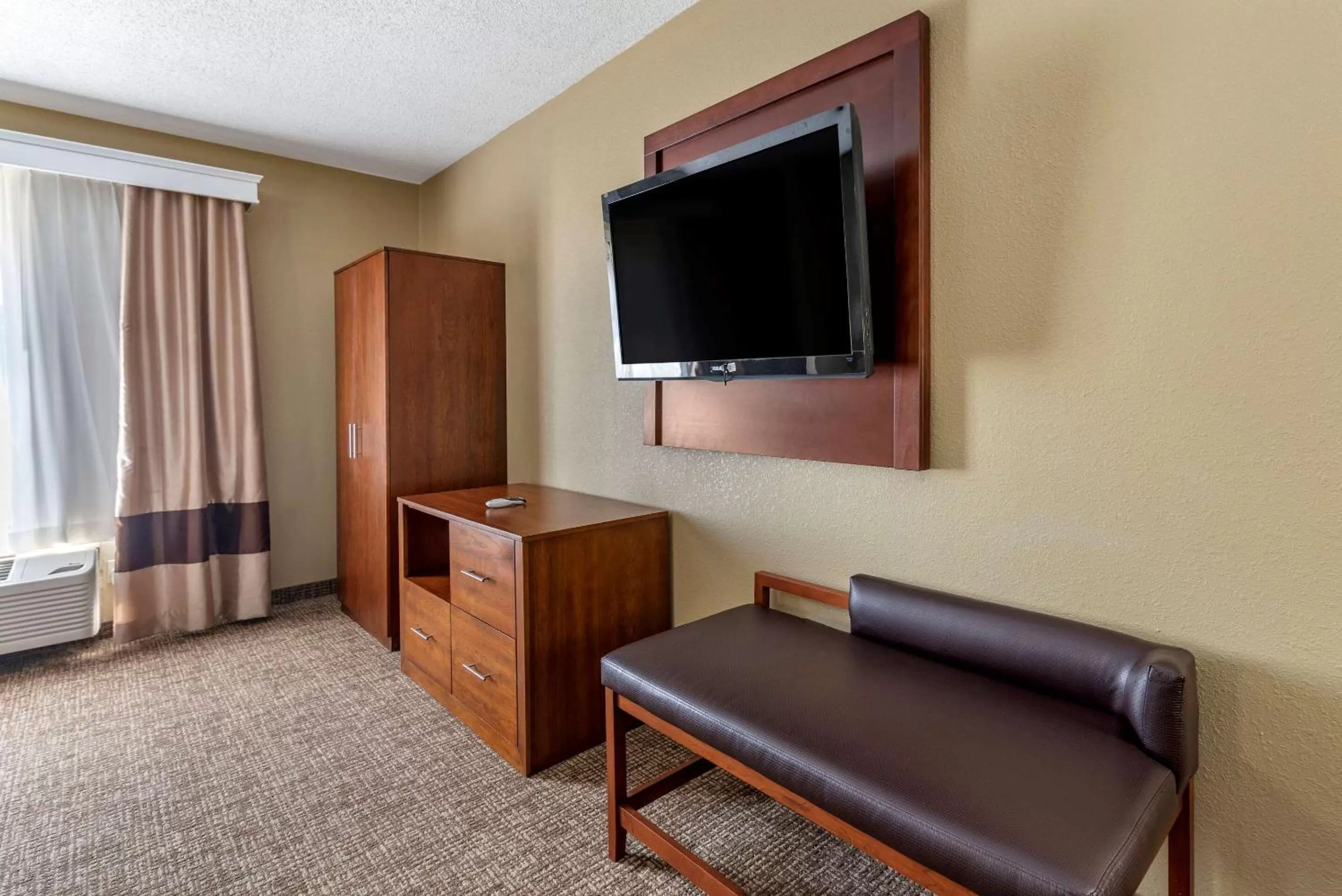 Photo of the whole room in Comfort Inn & Suites El Dorado