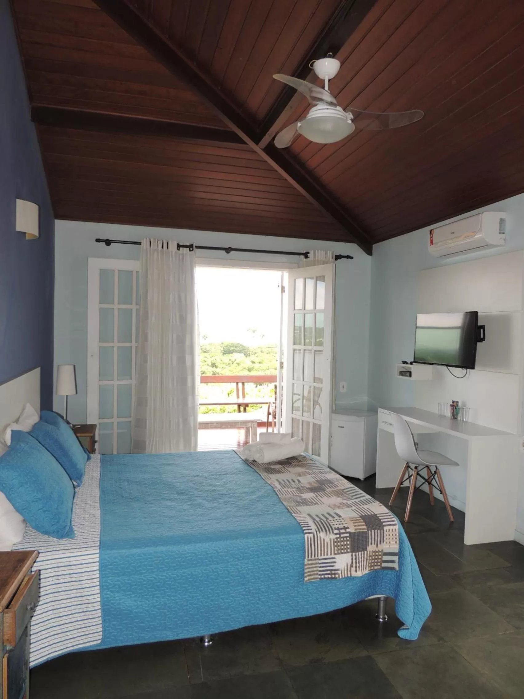 Photo of the whole room, Bed in Pousada Akaroa