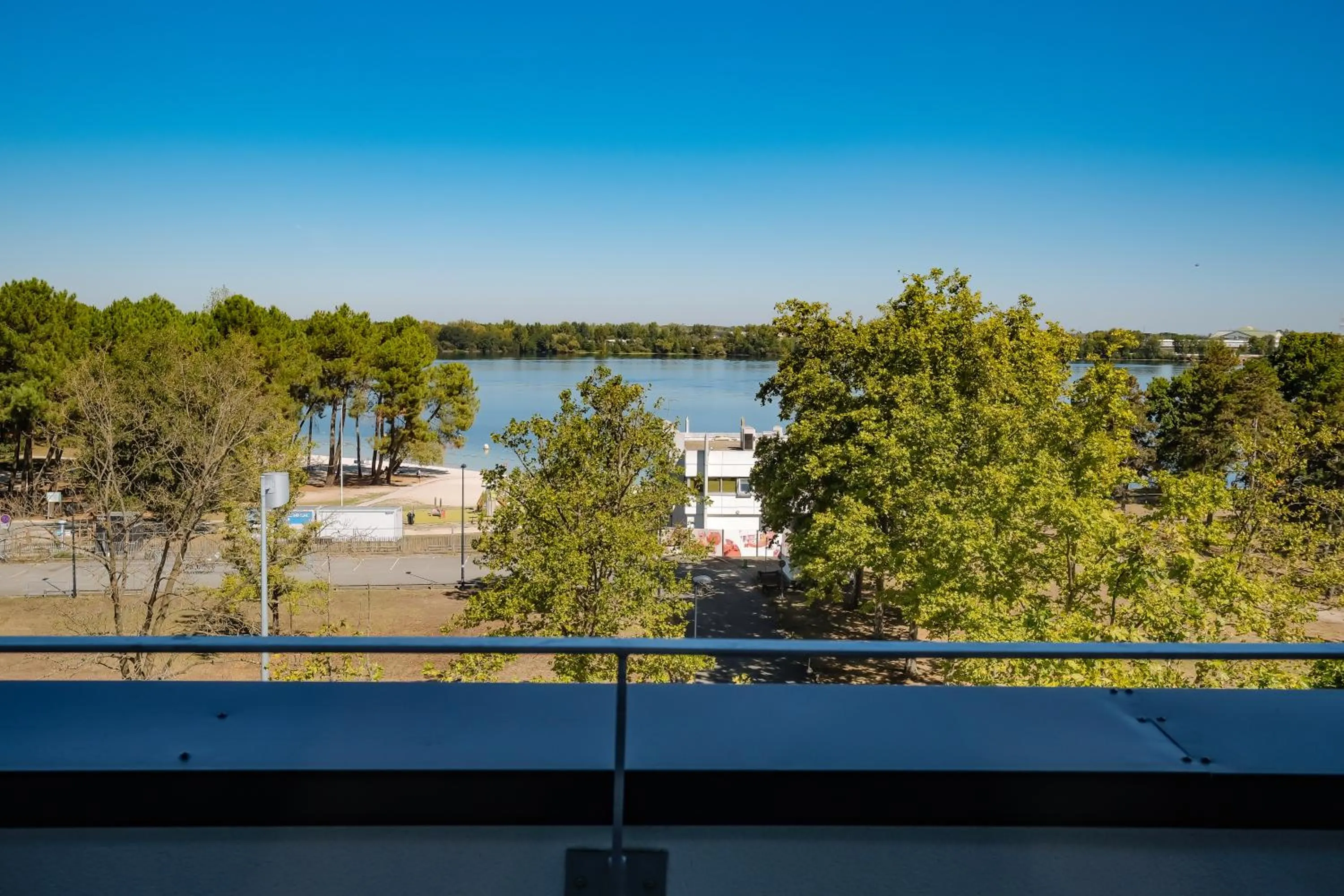 Lake view in ibis Styles Bordeaux Lac Bruges
