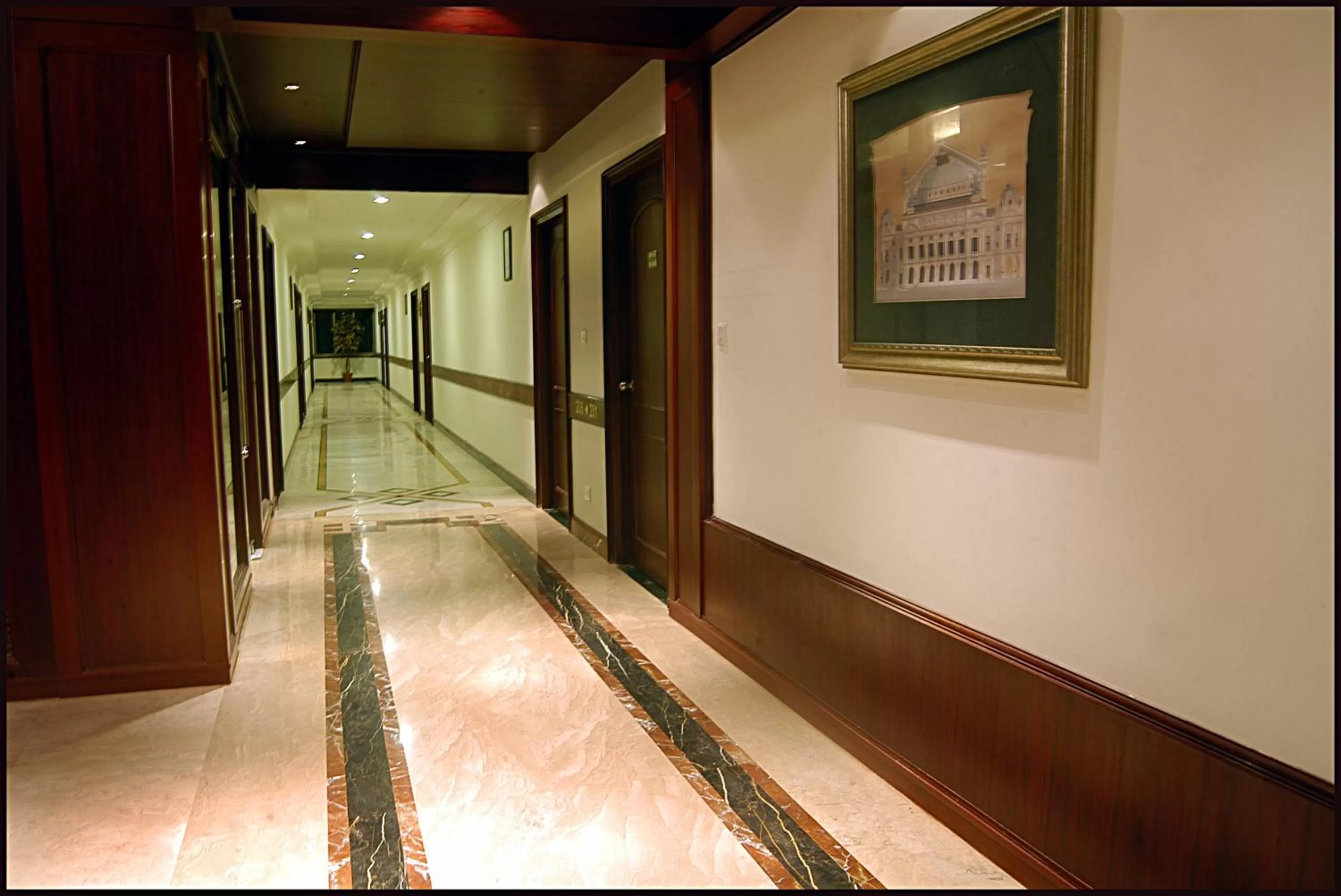 Decorative detail in Paradise Isle Beach Resort