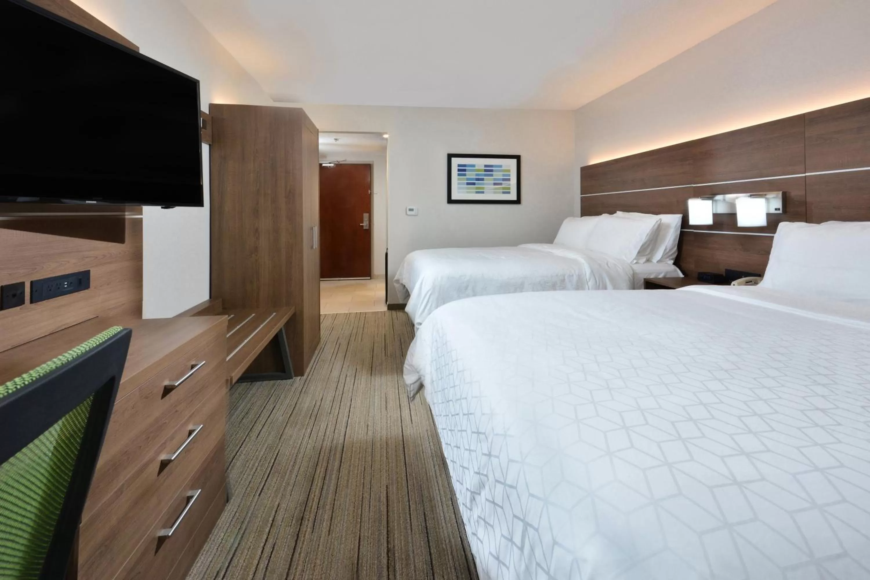 Photo of the whole room, Bed in Holiday Inn Express Raleigh-Durham Airport by IHG