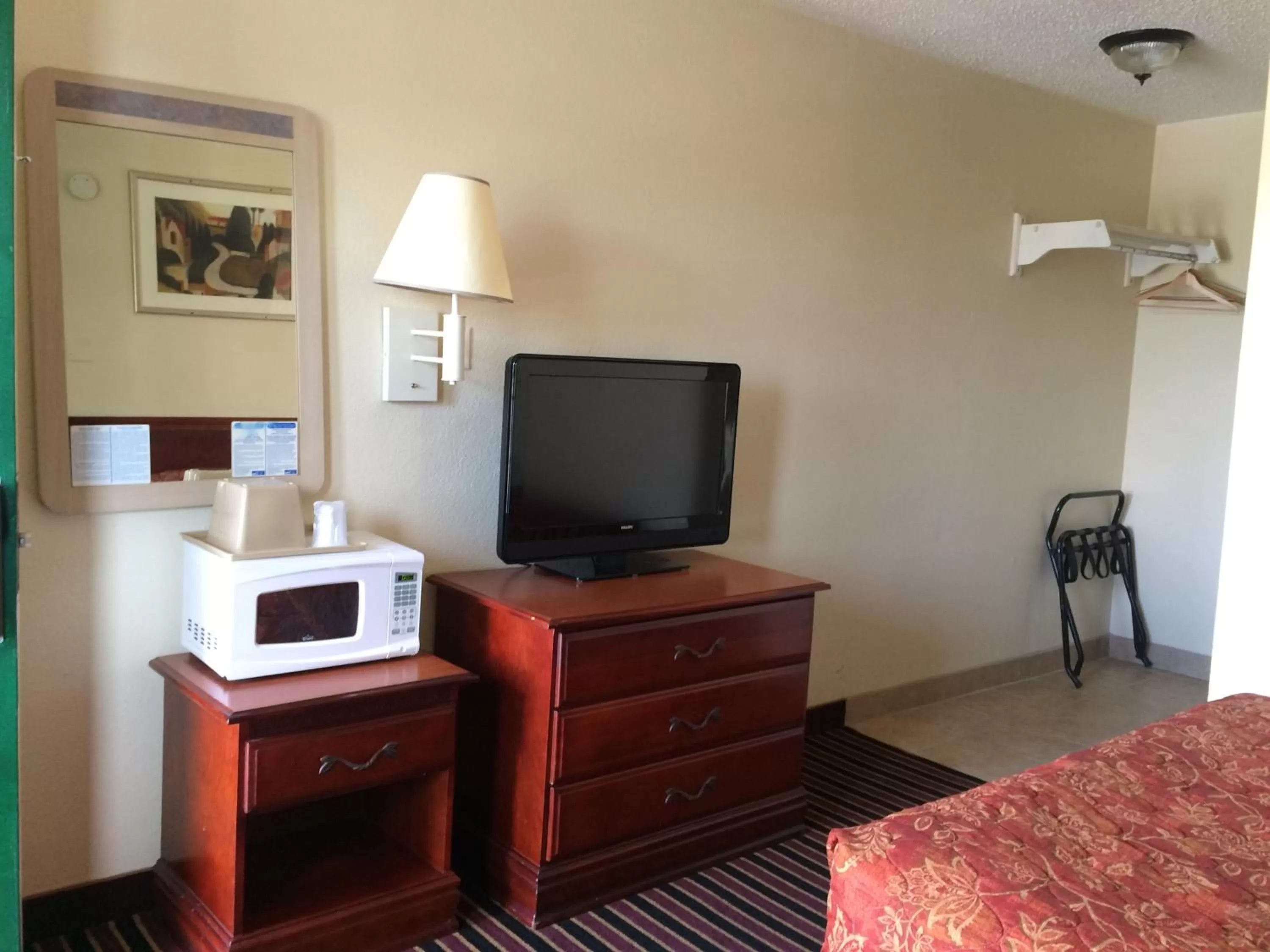 TV and multimedia, Bed in Carpet Inn
