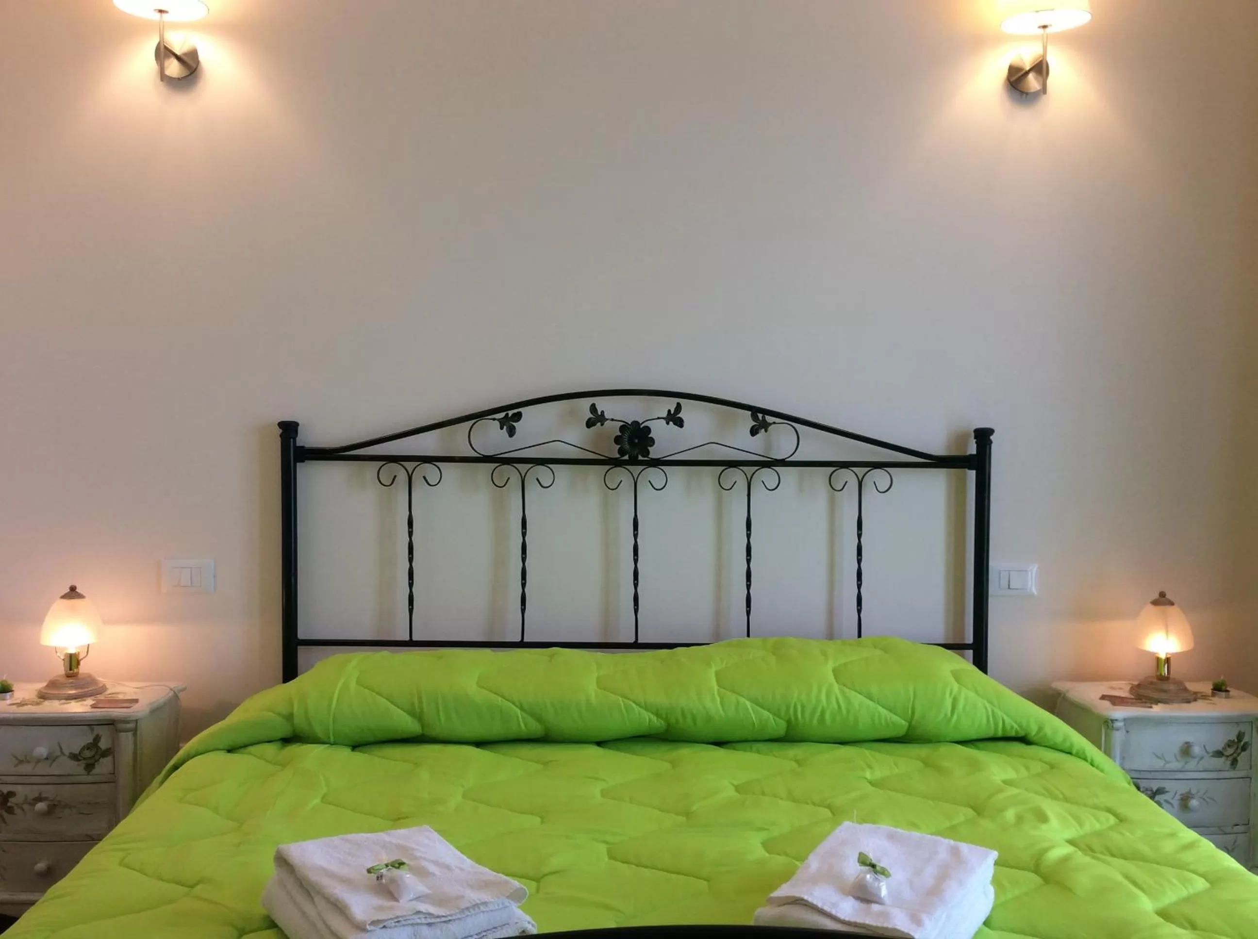 Bedroom in SiciliAntica