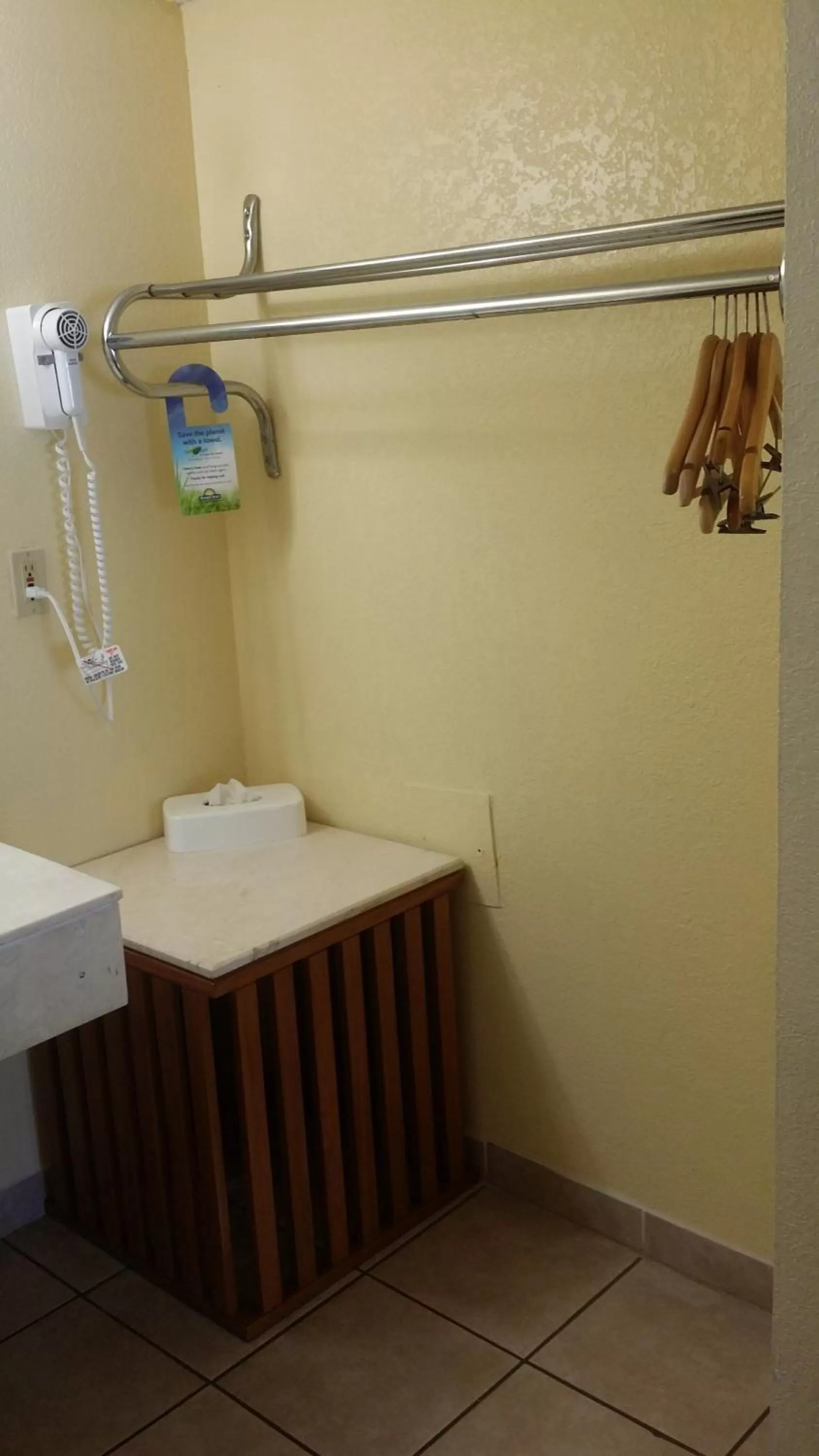 Bedroom in Days Inn by Wyndham Cocoa Cruiseport West At I-95/524