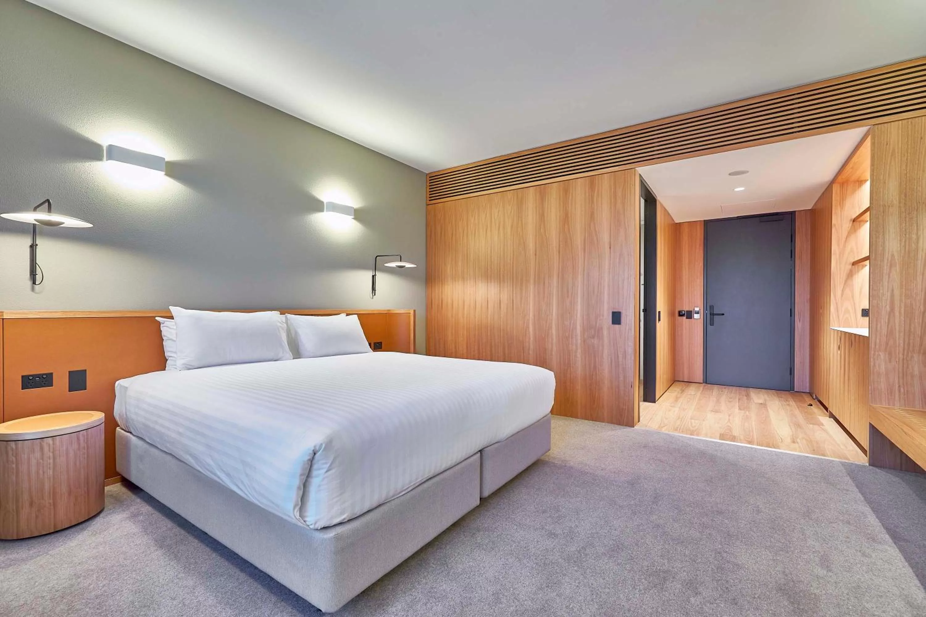 Bedroom, Bed in Wonil Hotel Perth - Handwritten Collection