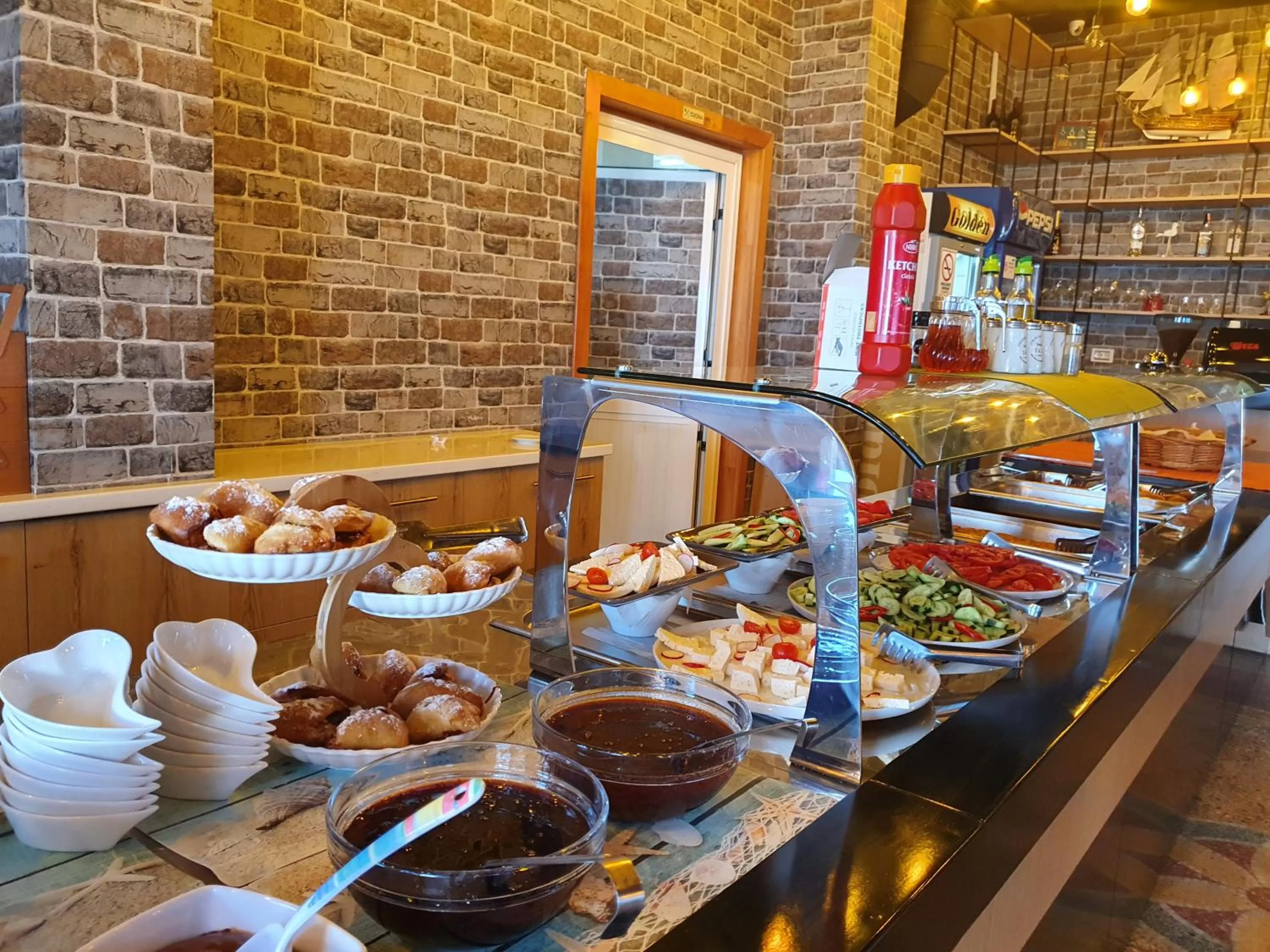 Buffet breakfast in Hotel Kamomil