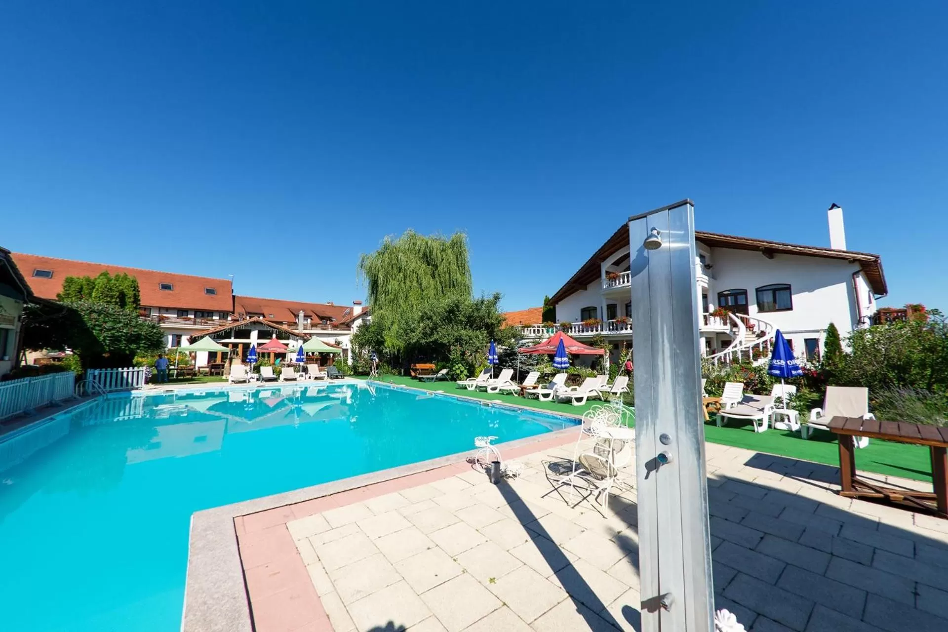 Swimming Pool in Hotel Bielmann
