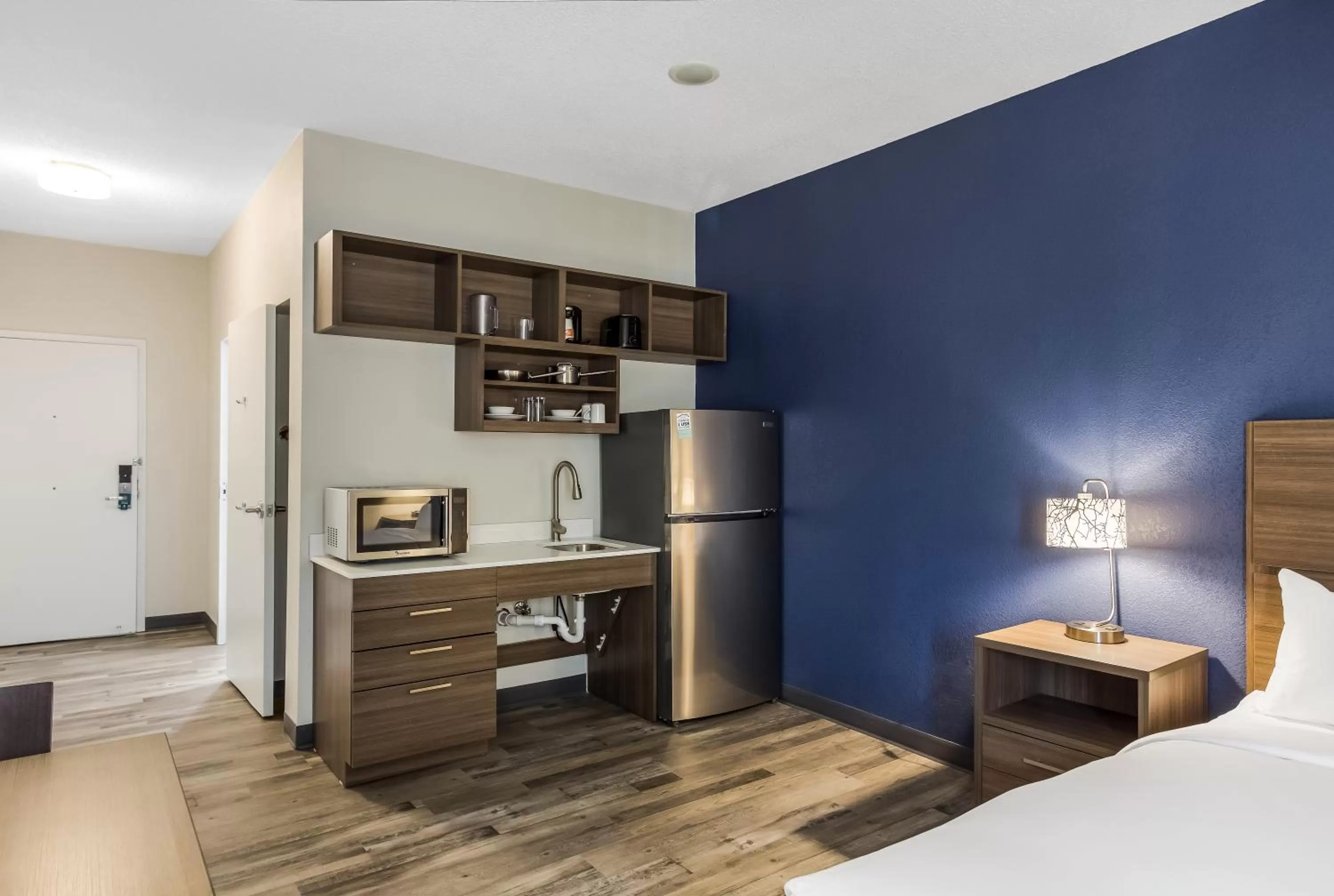 Bed in MainStay Suites Bourbonnais - Kankakee