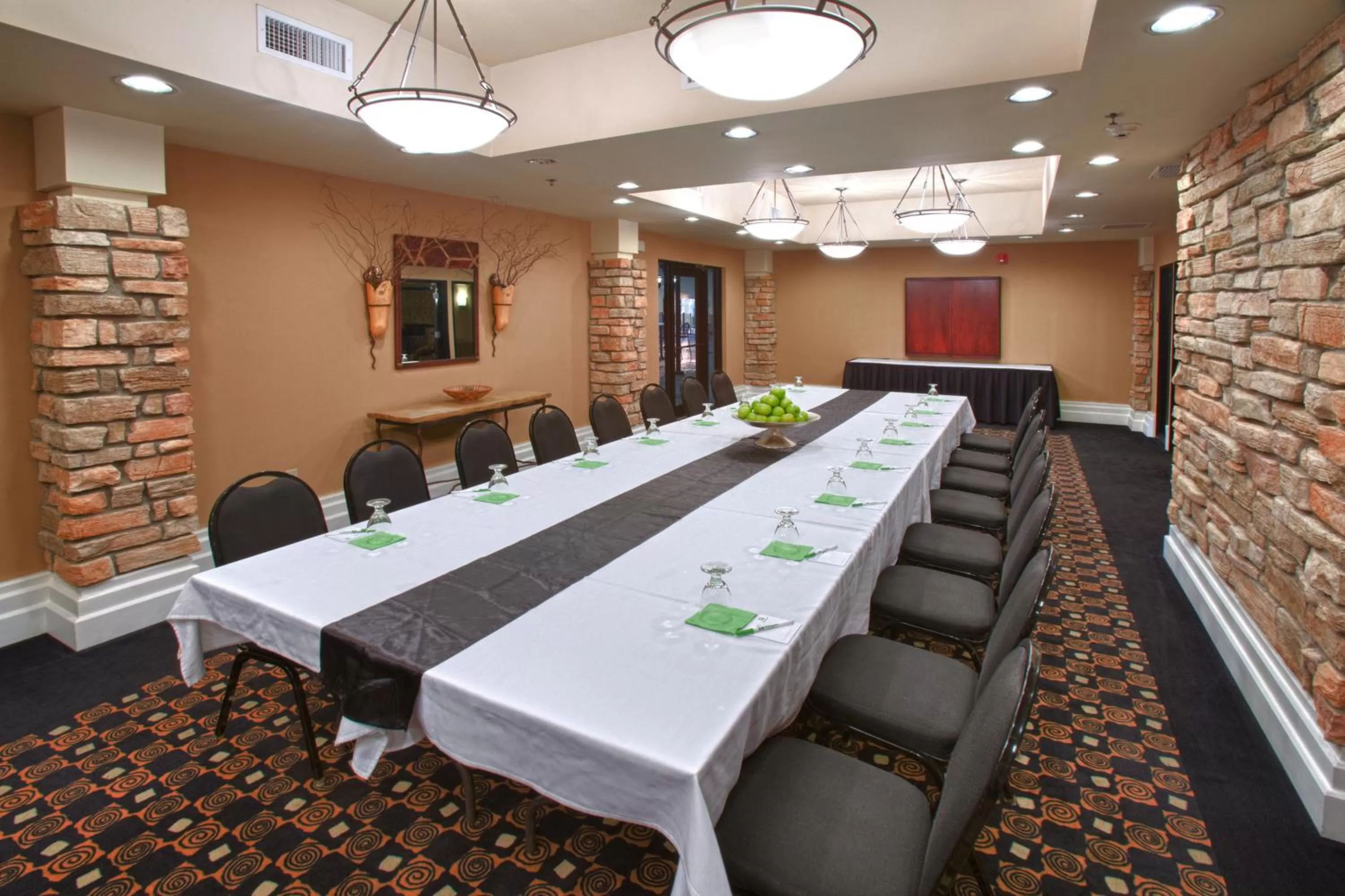 Meeting/conference room in Holiday Inn St. Paul Northeast - Lake Elmo by IHG