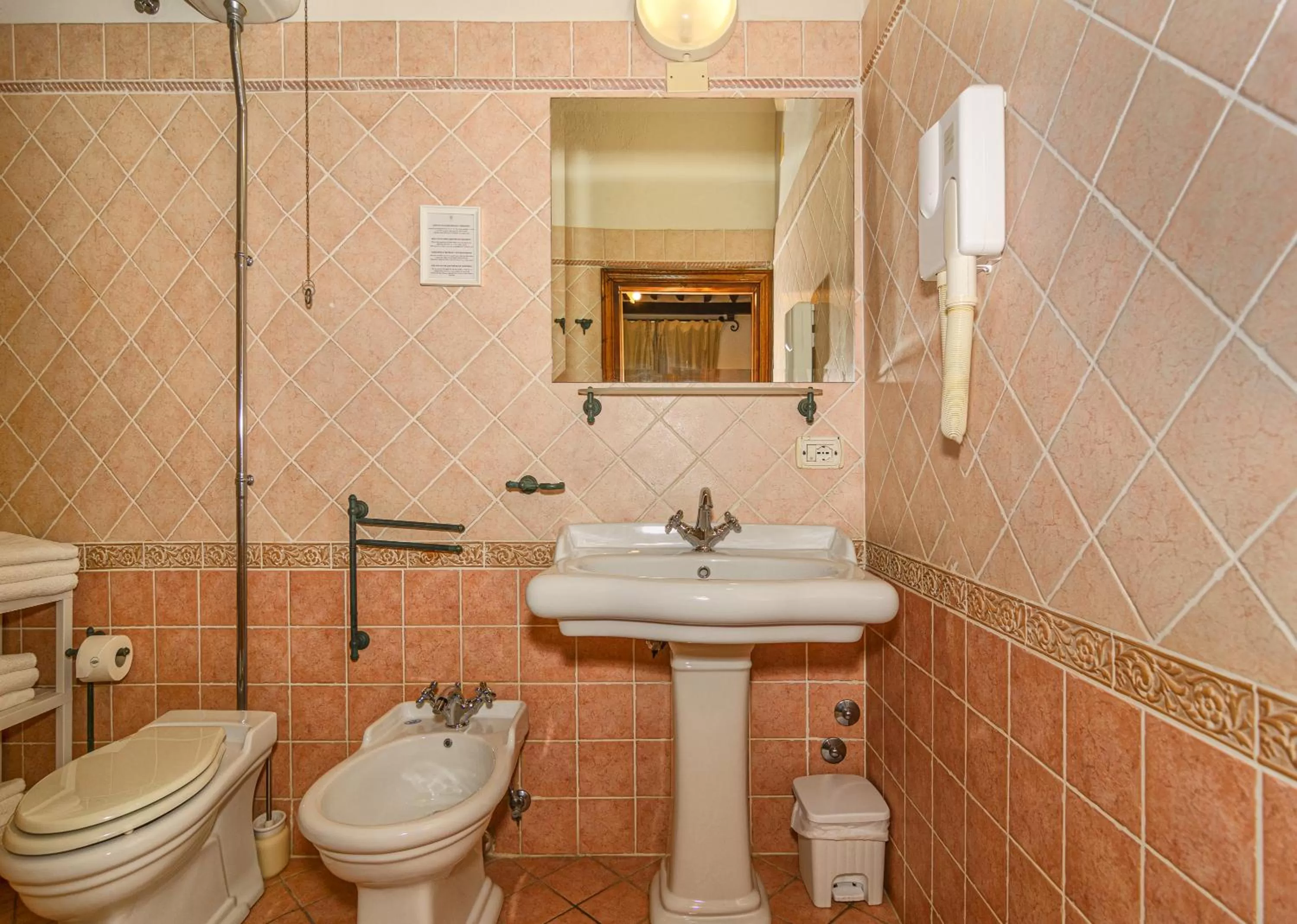 Bathroom in Hotel Villa Cheli