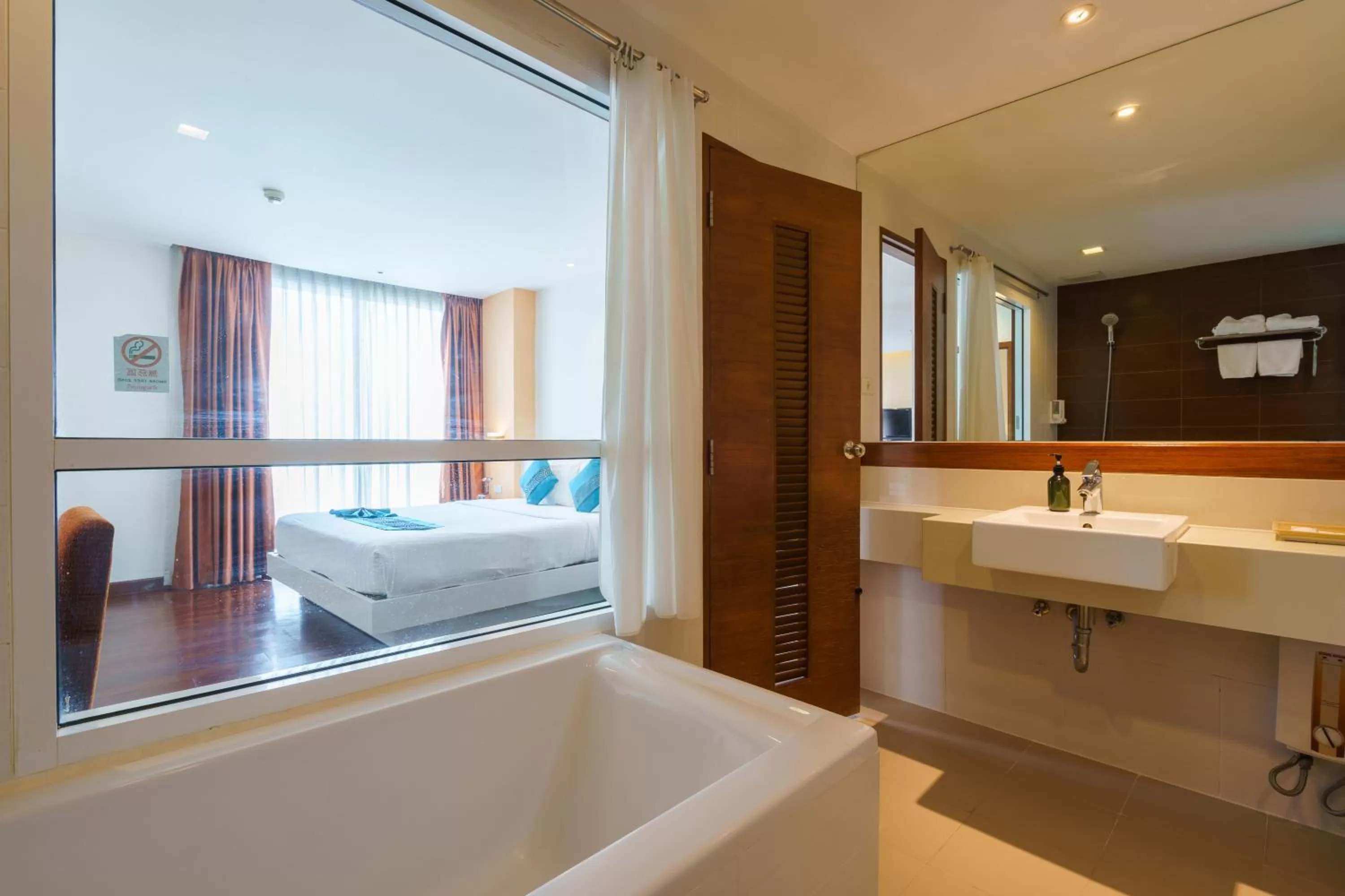 Bathroom, Bed in Lantana Resort Hotel Bangkok