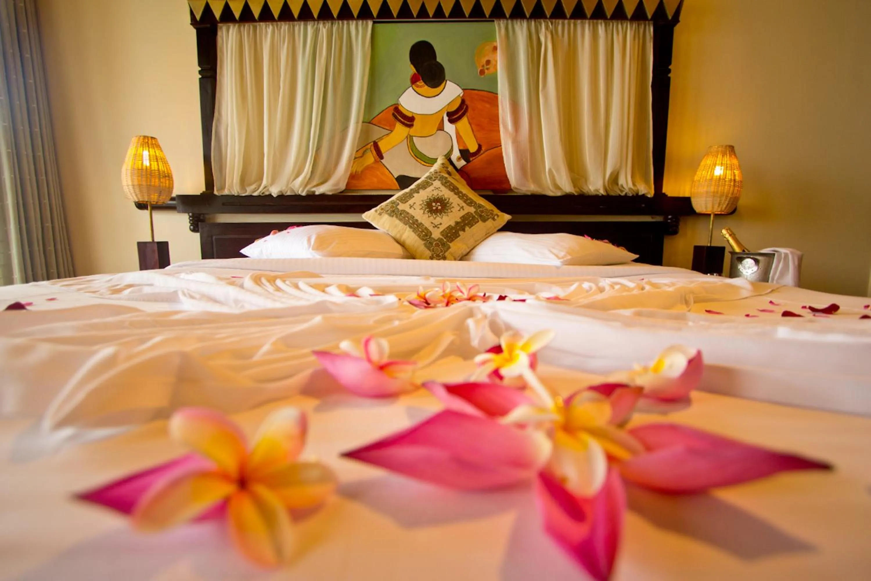 Bed in Randholee Resort & Spa