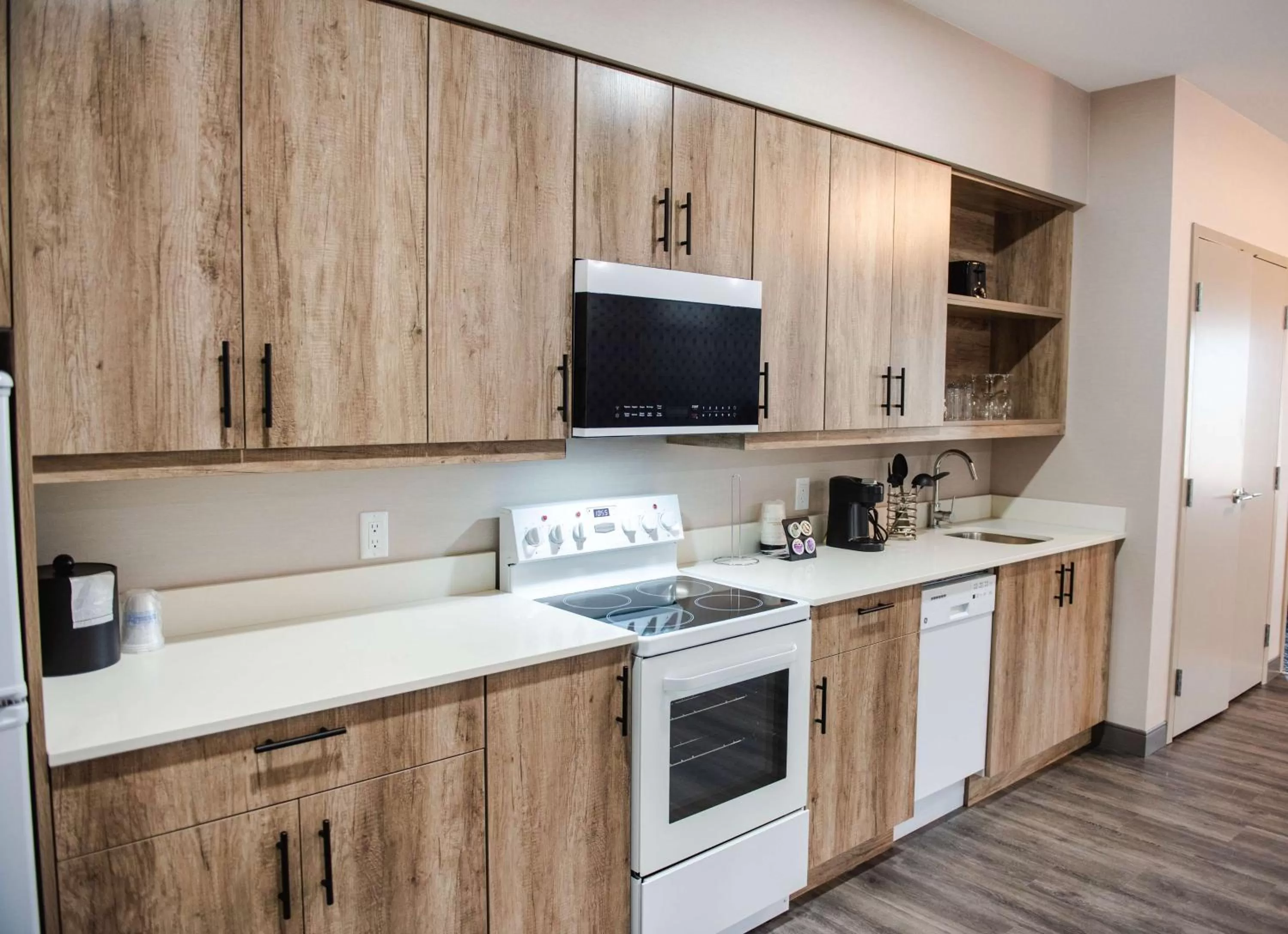 King Suite with Spa Bath in Best Western Premier Executive Residency Medicine Hat