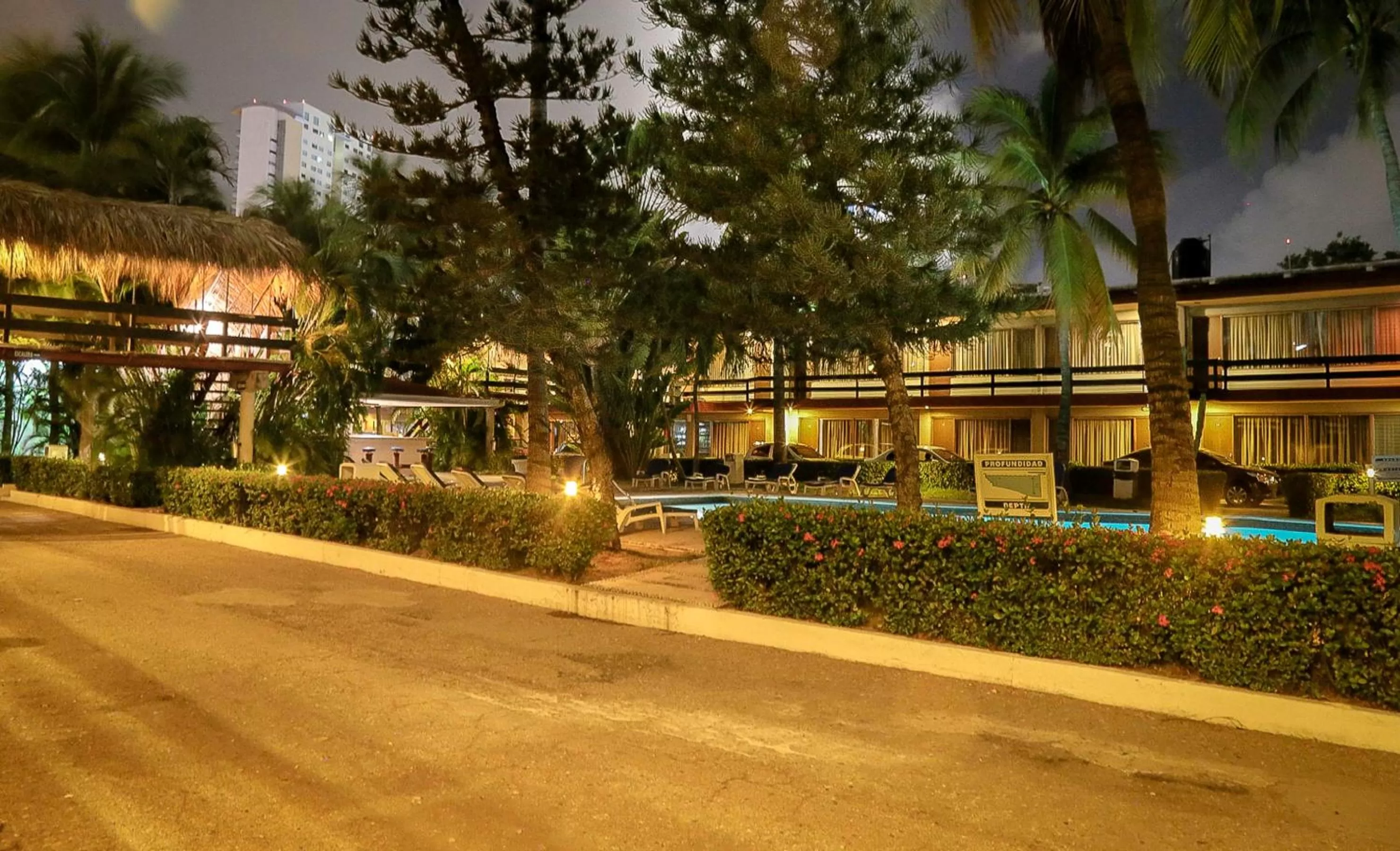 Garden view in Hotel Bali-Hai Acapulco