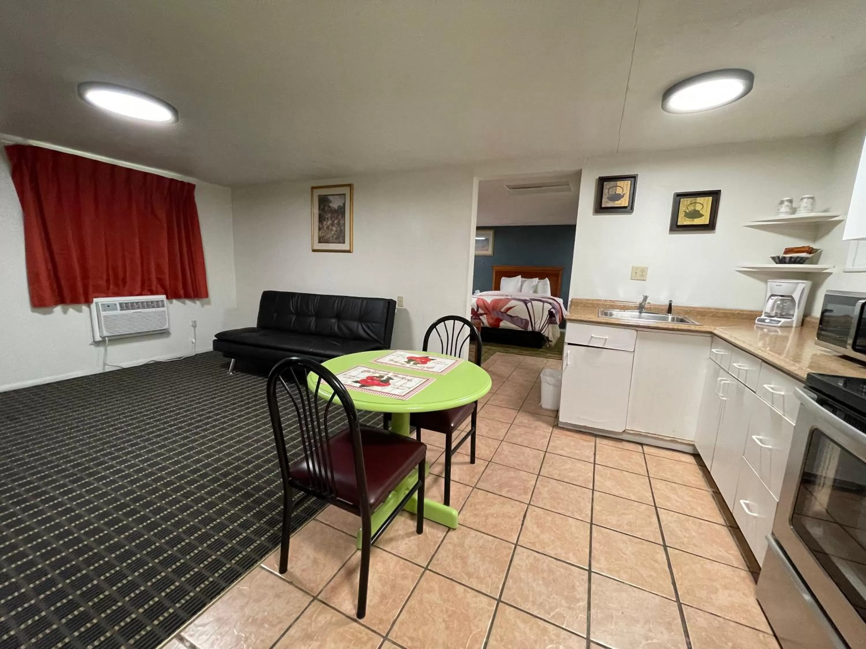 Annie Oakley Motel Oakley