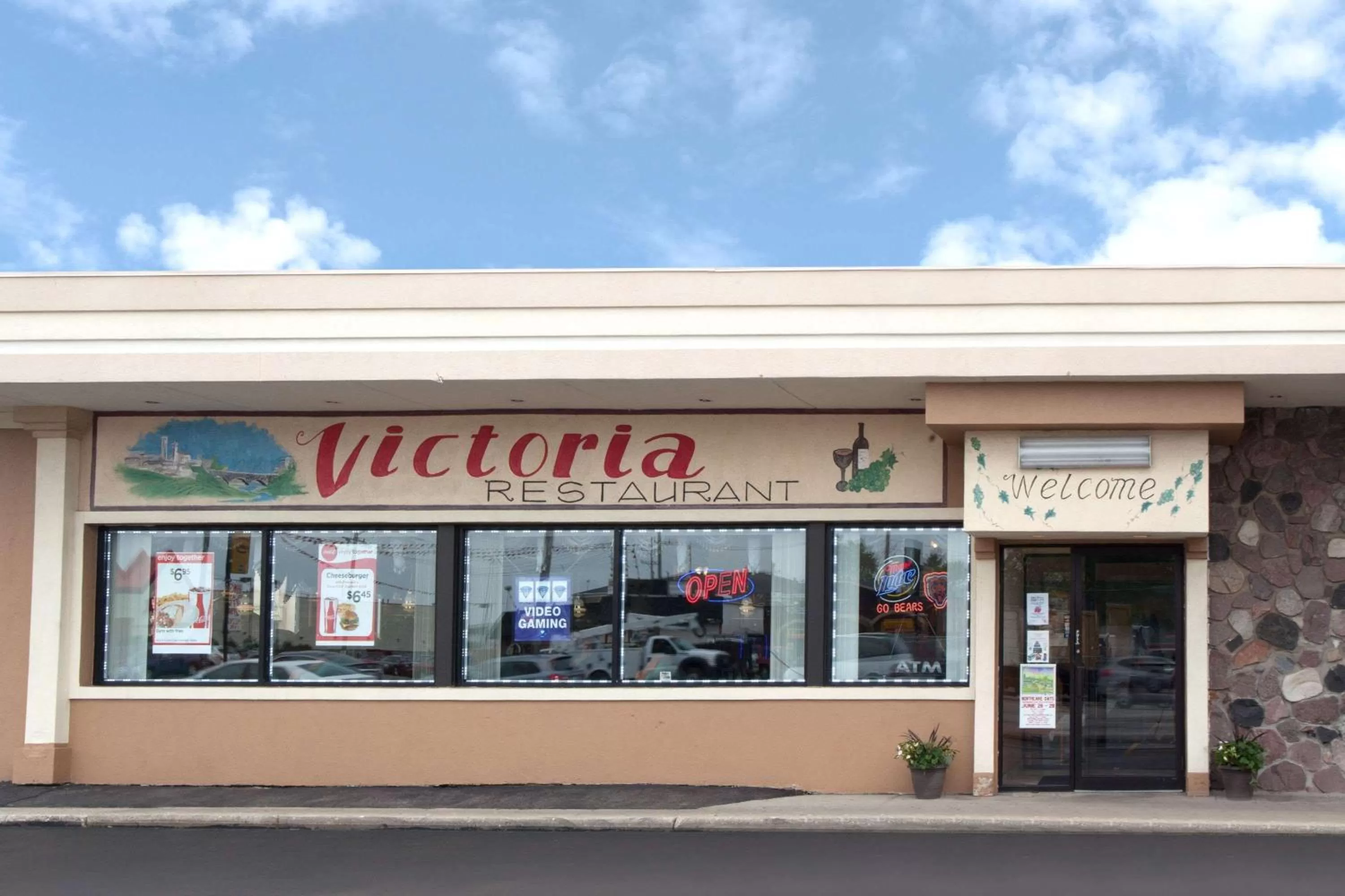 Restaurant/places to eat in Super 8 by Wyndham Chicago Northlake O'Hare South