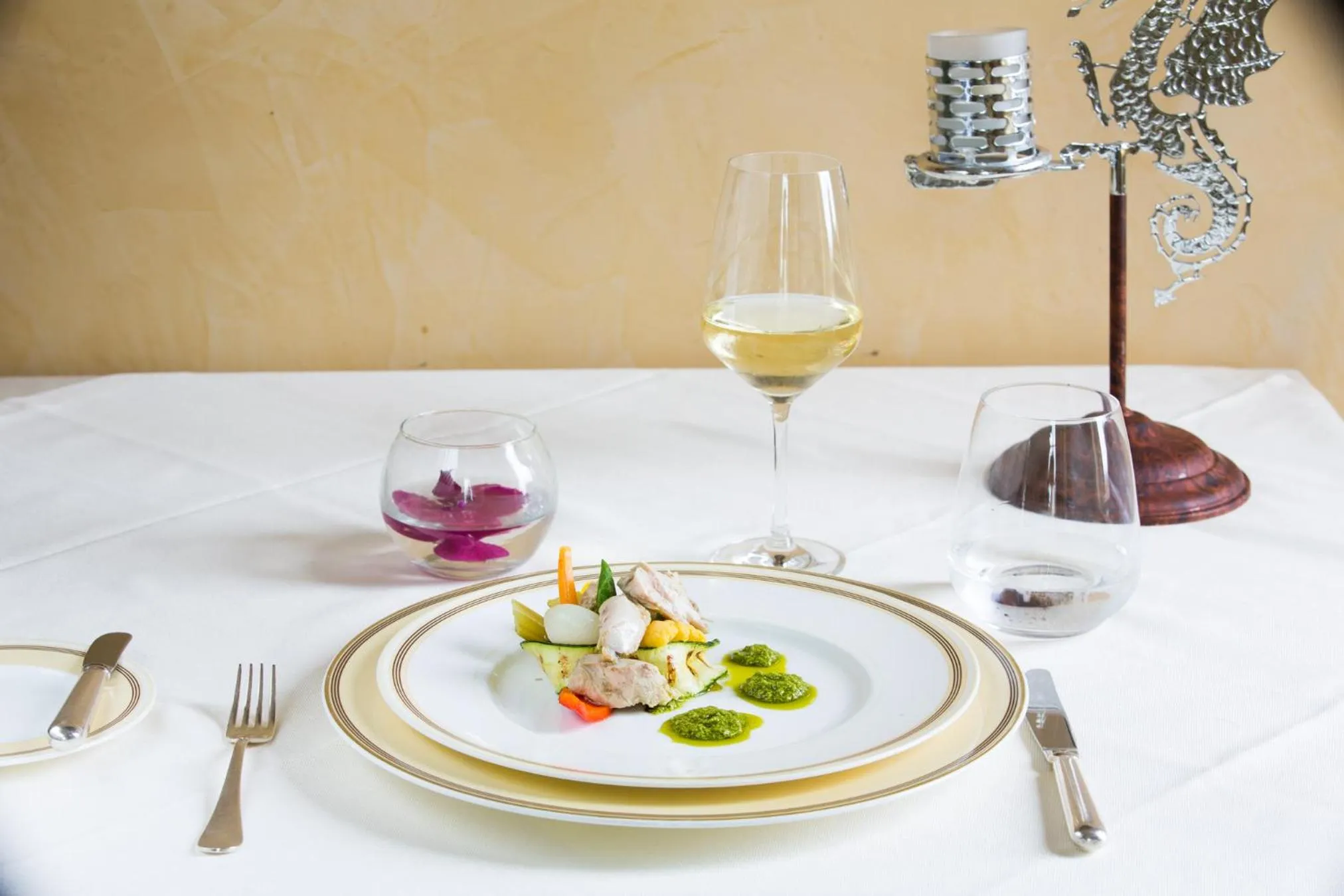 Food and drinks in Castello Dal Pozzo Resort Lago Maggiore - Preferred Hotels & Resorts