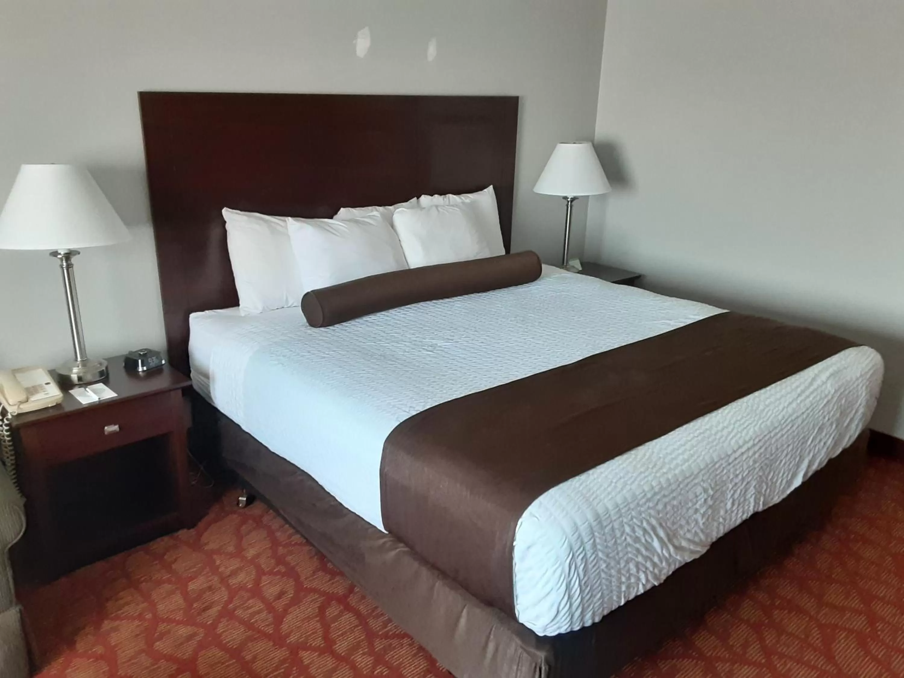 Bed in Boarders Inn & Suites by Cobblestone Hotels - Superior/Duluth