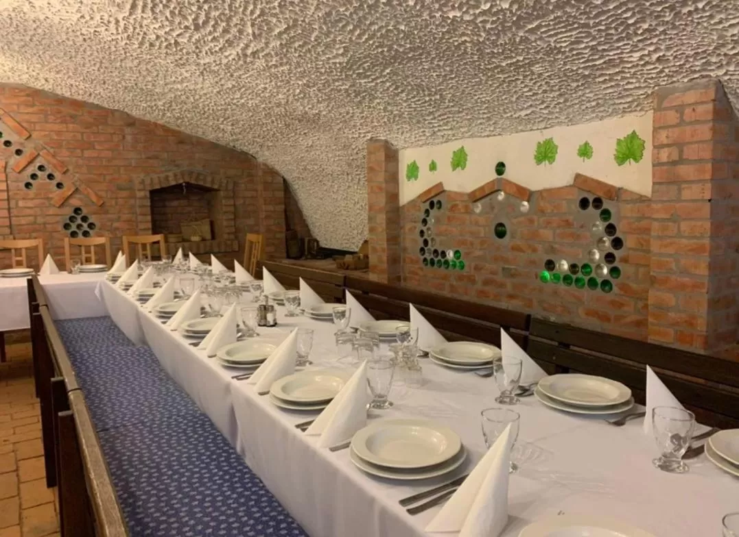 Restaurant/Places to Eat in Liza Aqua & Conference Hotel