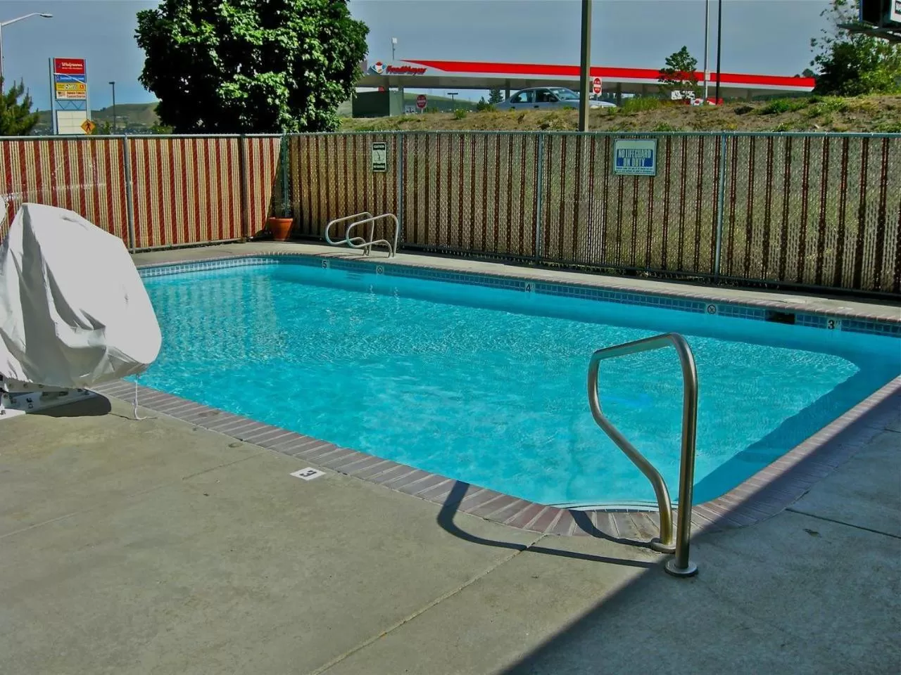 Swimming pool in Super 8 by Wyndham The Dalles OR