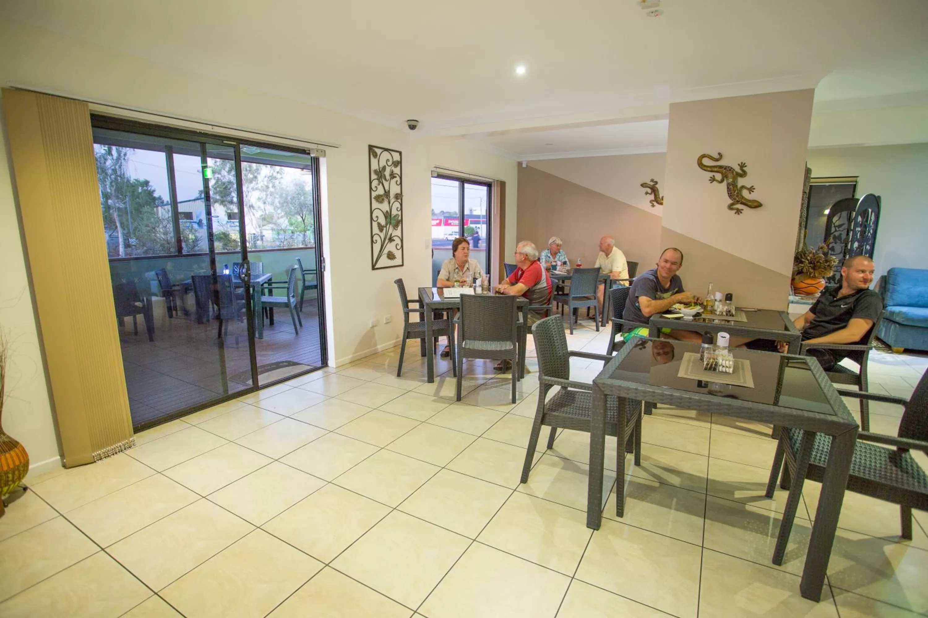 Restaurant/places to eat in Spinifex Motel and Serviced Apartments