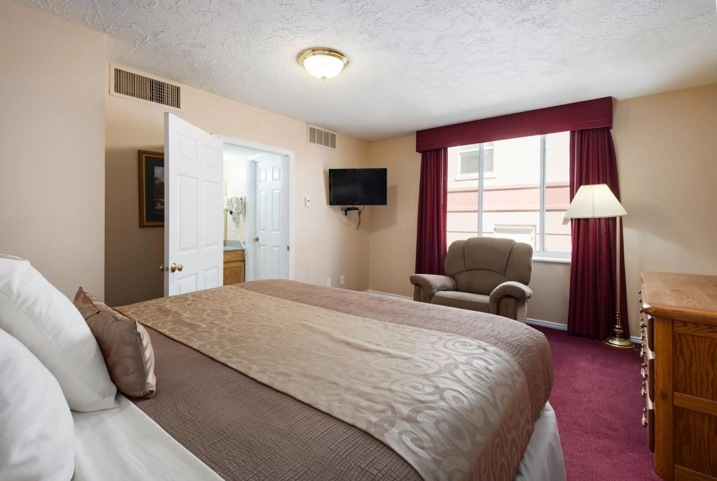 Bedroom, Bed in The Kimball at Temple Square