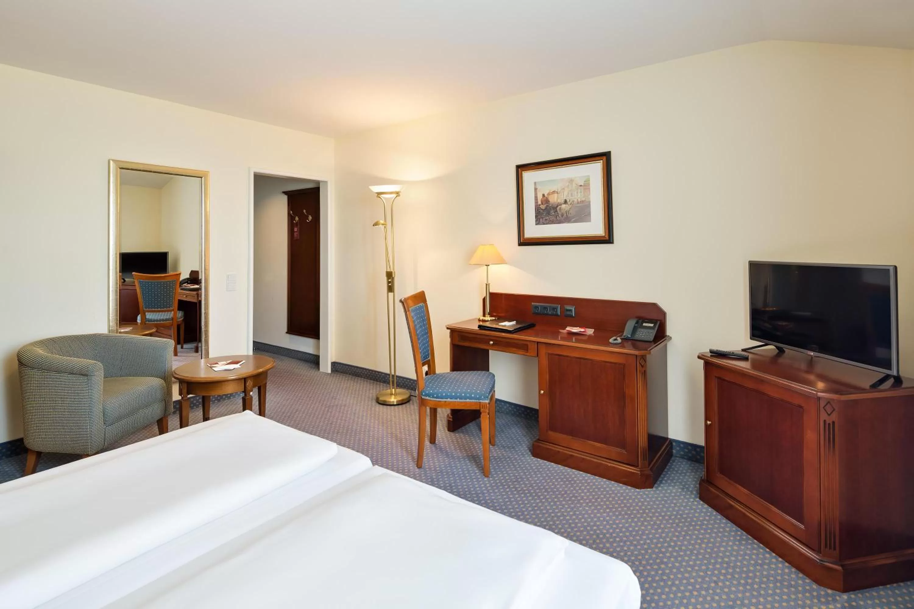 Photo of the whole room, Bed in Austria Trend Hotel Schloss Wilhelminenberg Wien