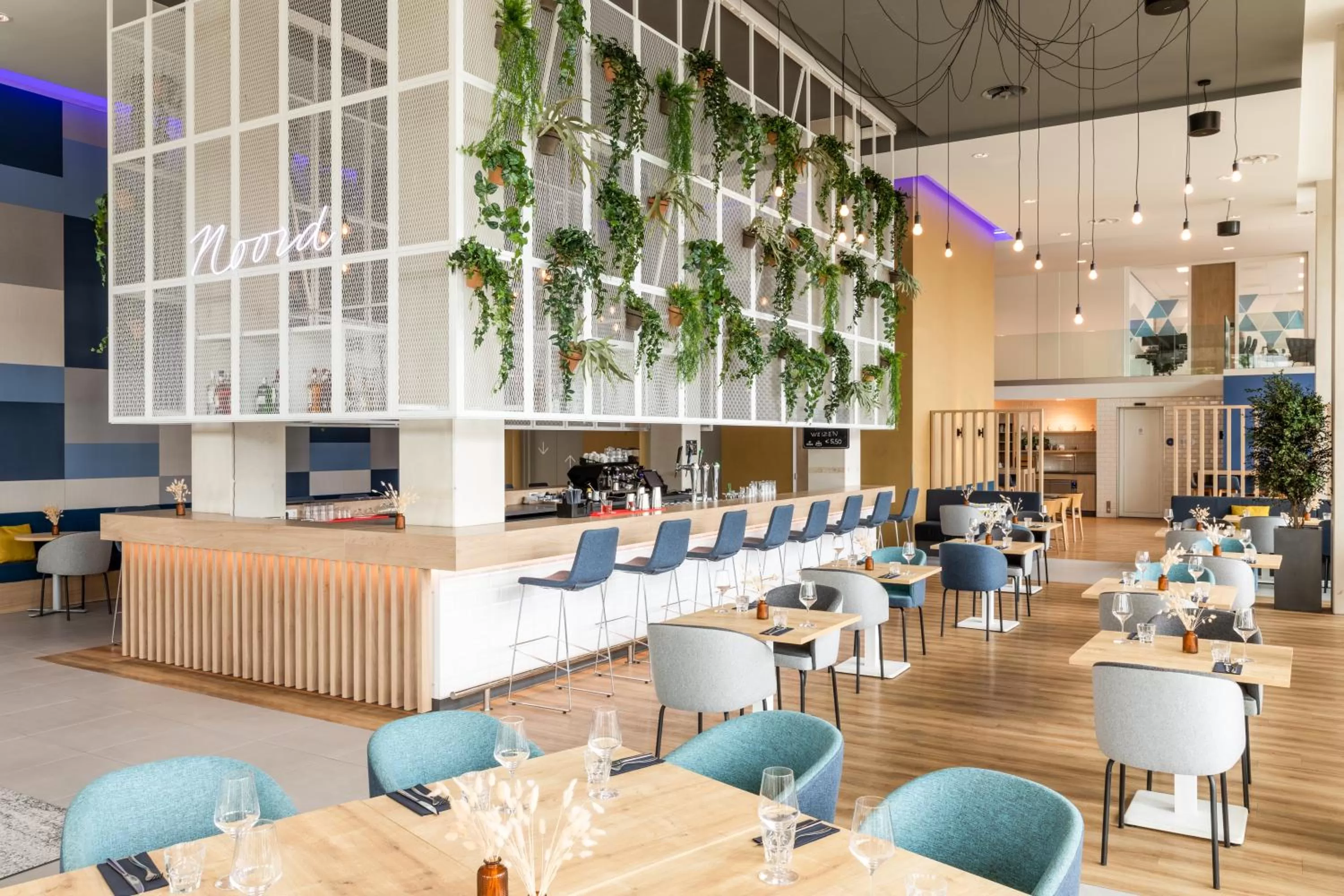 Restaurant/places to eat in Holiday Inn Express Amsterdam - North Riverside by IHG