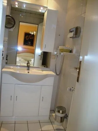 Bathroom in Haus Mooren, Hotel Garni