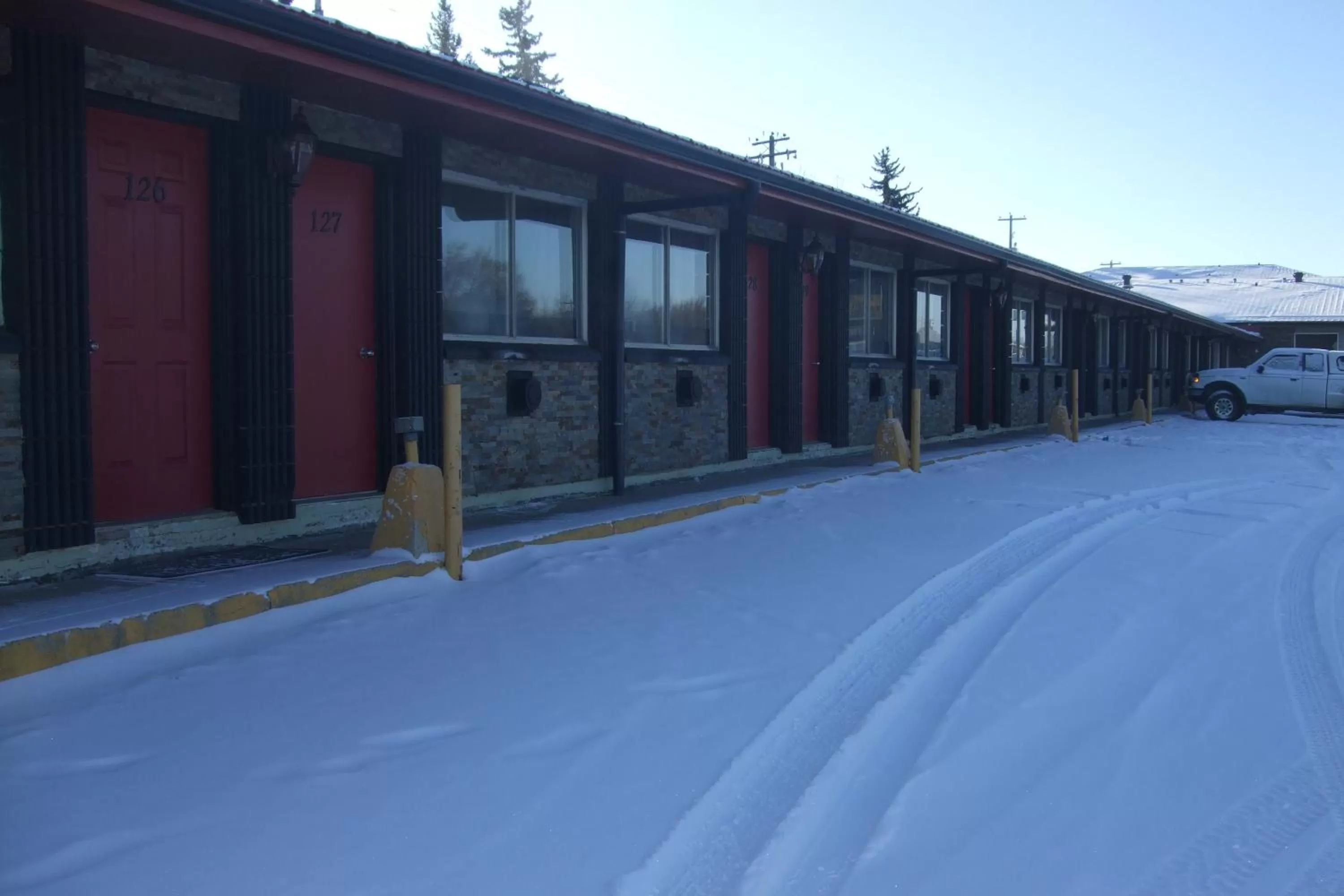 Property building in Trailside Inn