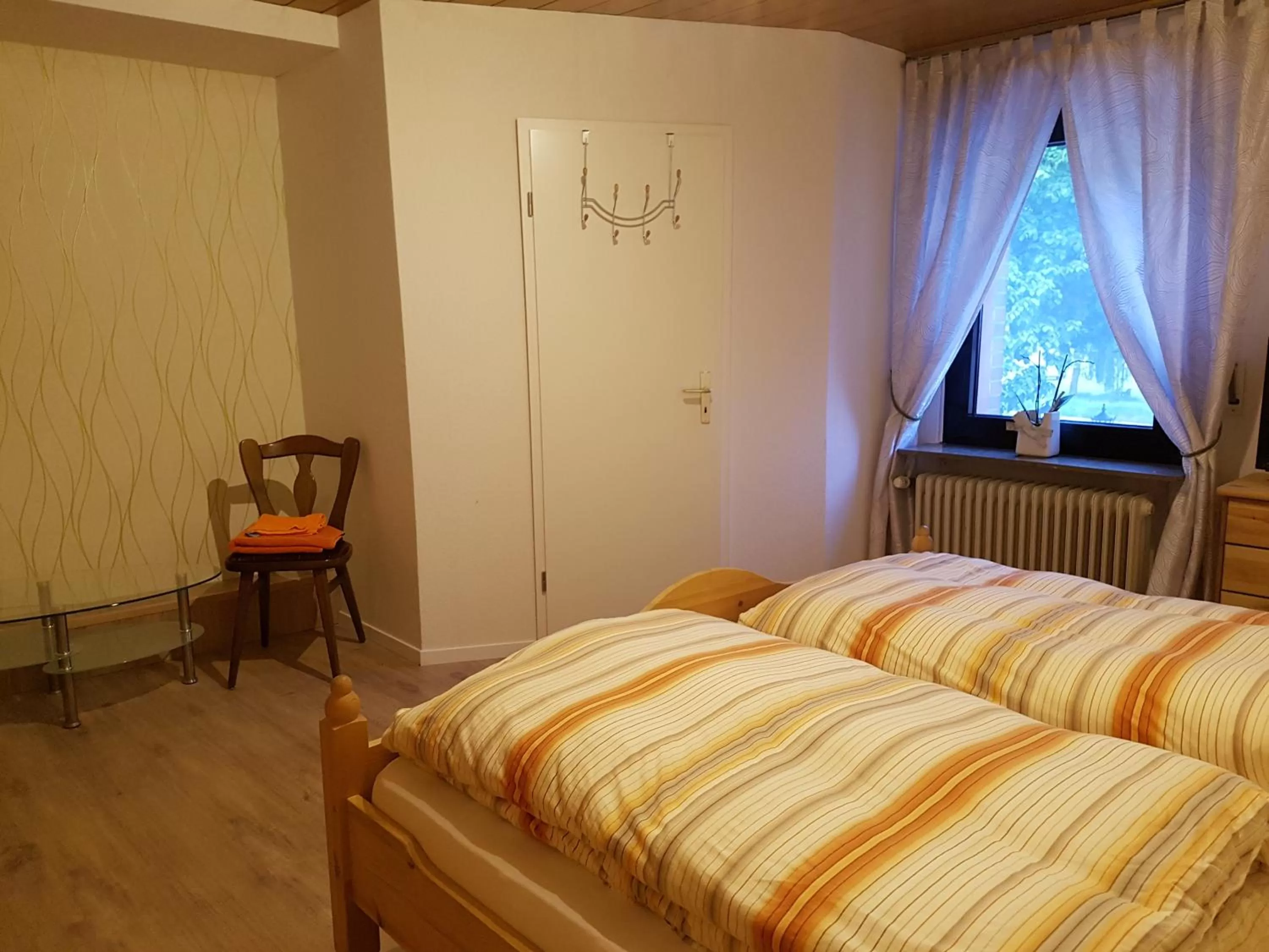 Bathroom, Bed in Landgasthof Schänzer