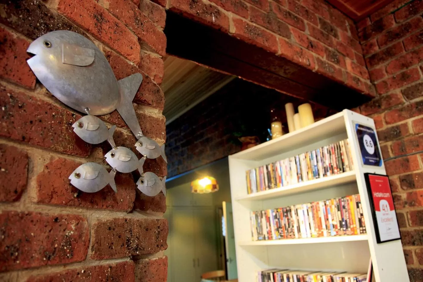 Library in Admiral Motor Inn