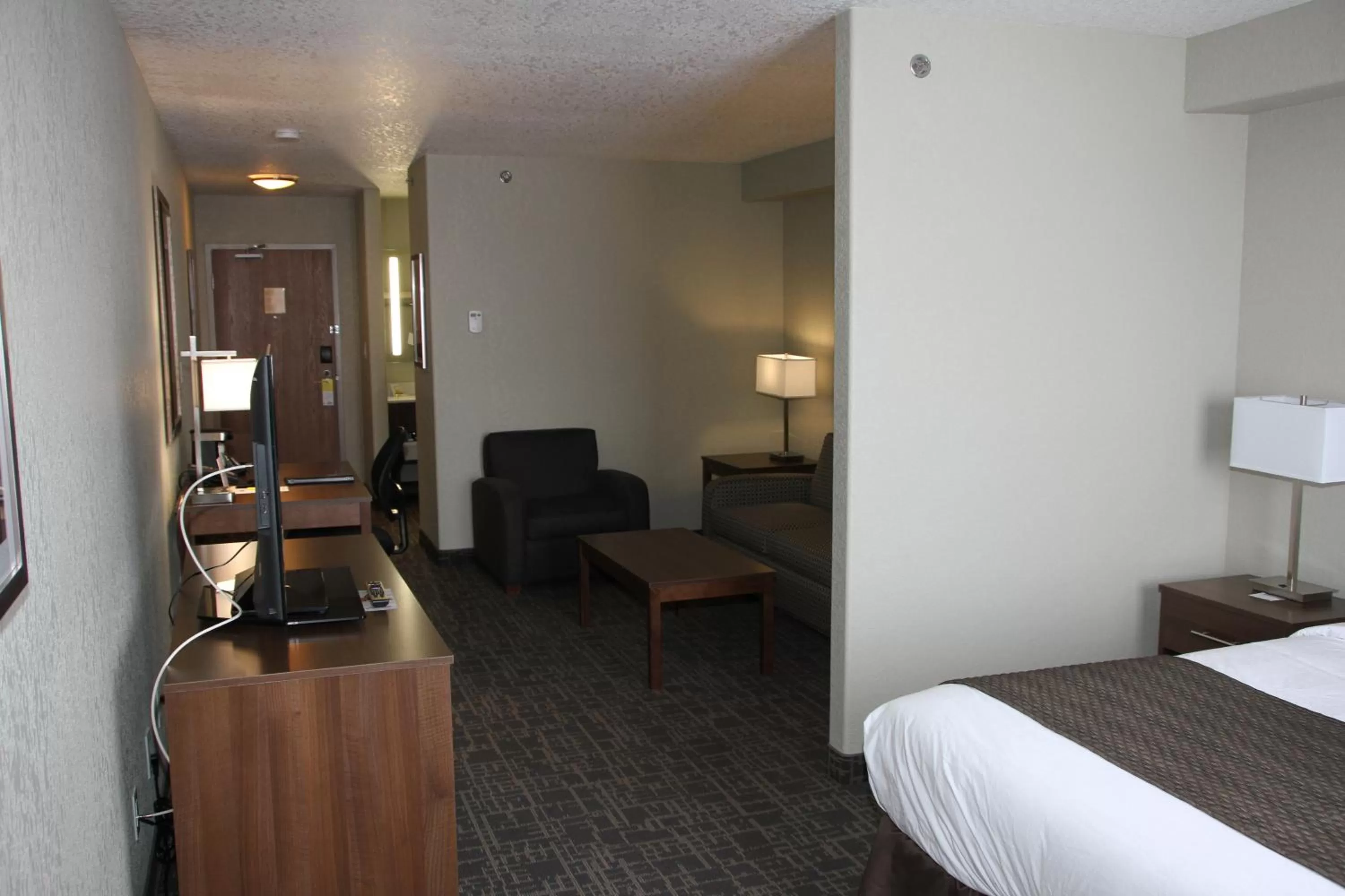 Decorative detail, Bed in Days Inn & Suites by Wyndham Yorkton