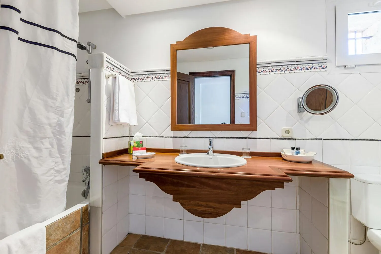 Shower in Hotel Cala Sant Vicenç - Adults Only