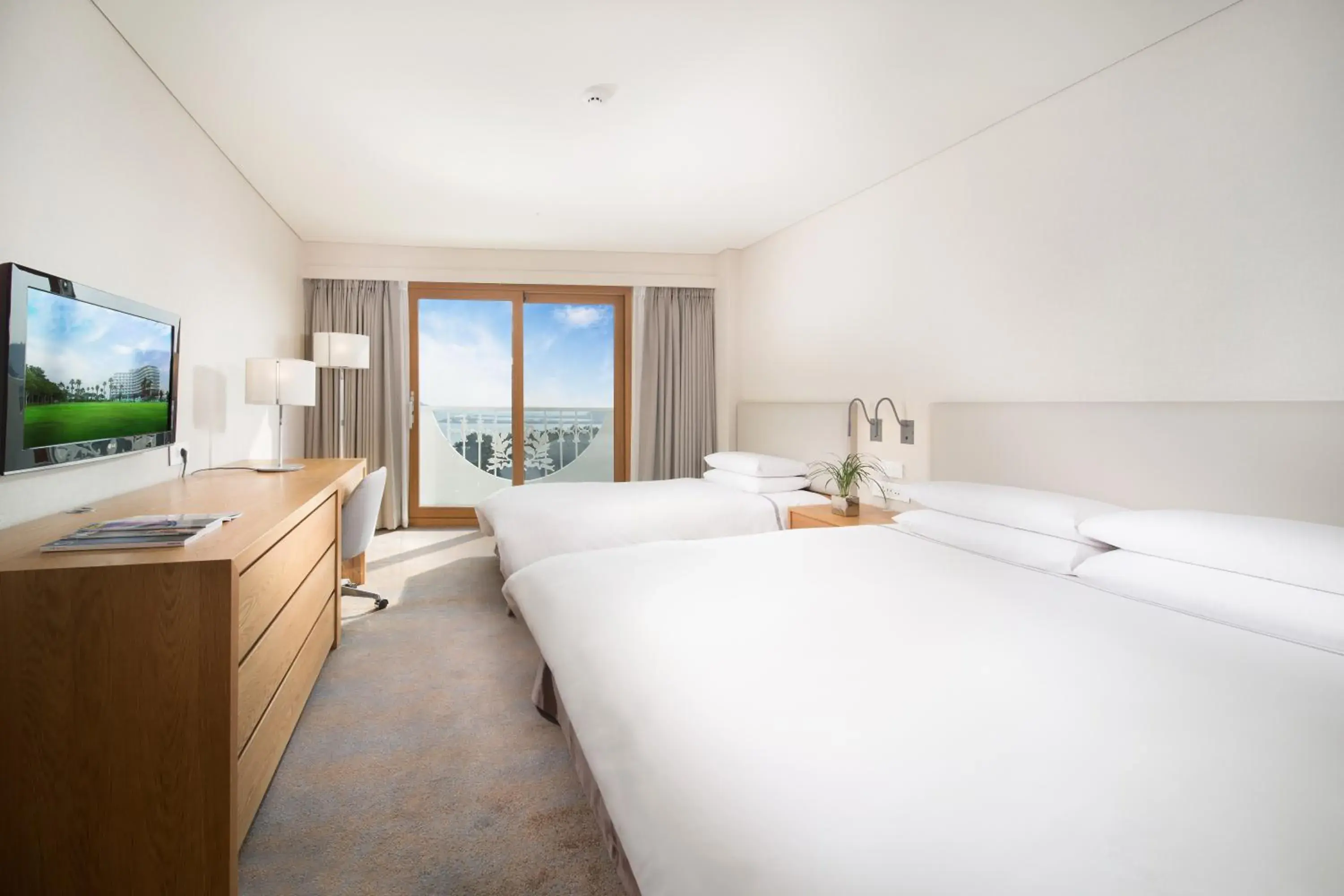 Standard Twin Room with Sea View in Seogwipo KAL Hotel Standard Twin Room with Sea View in Seogwipo KAL Hotel