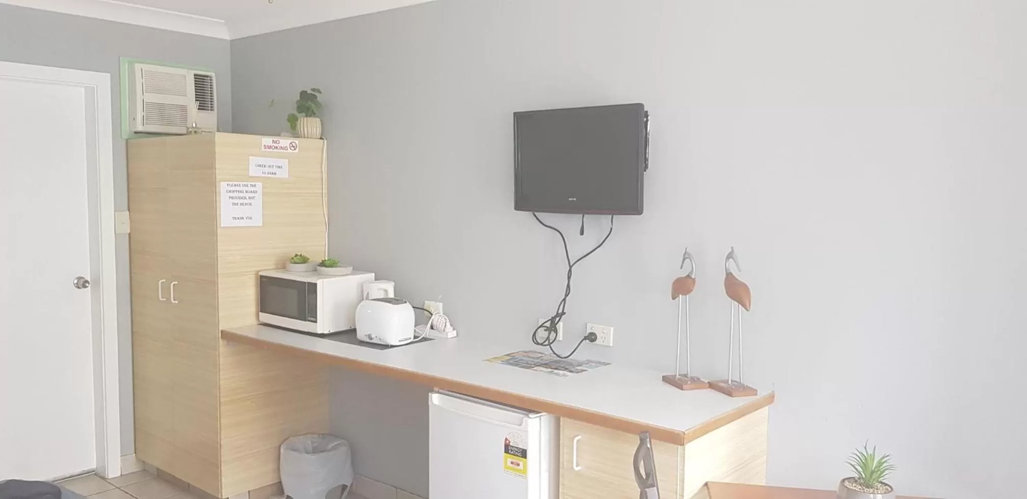 TV and multimedia in Limassol Motel