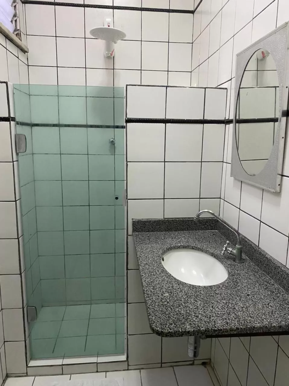 Shower in Hotel Central Gold