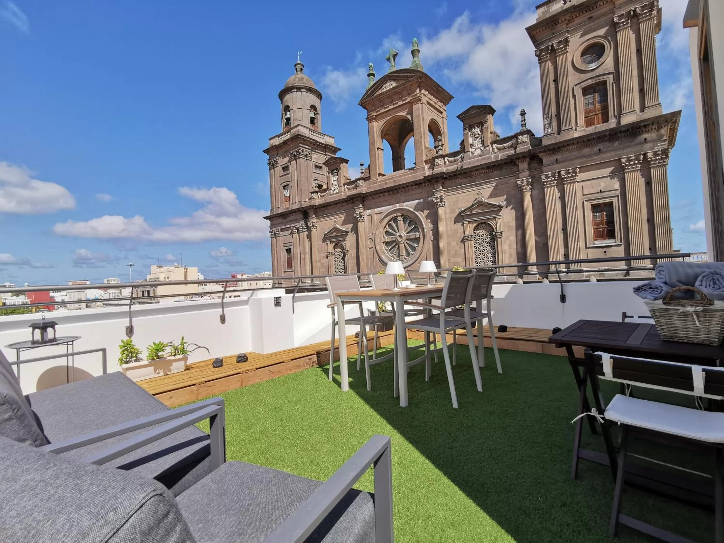 Balcony/Terrace in Santa Ana Suite & Rooms