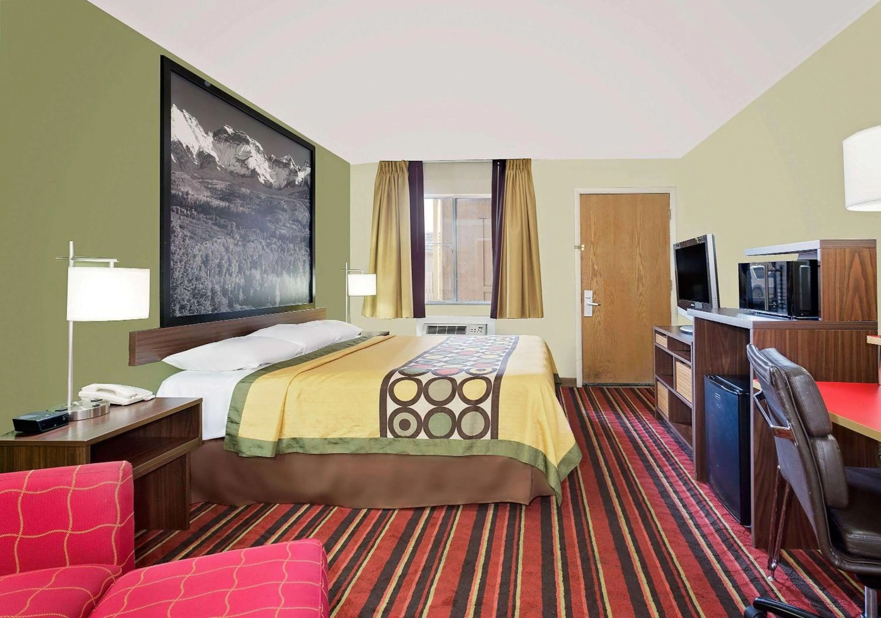 Photo of the whole room, Bed in Super 8 by Wyndham Denver Central