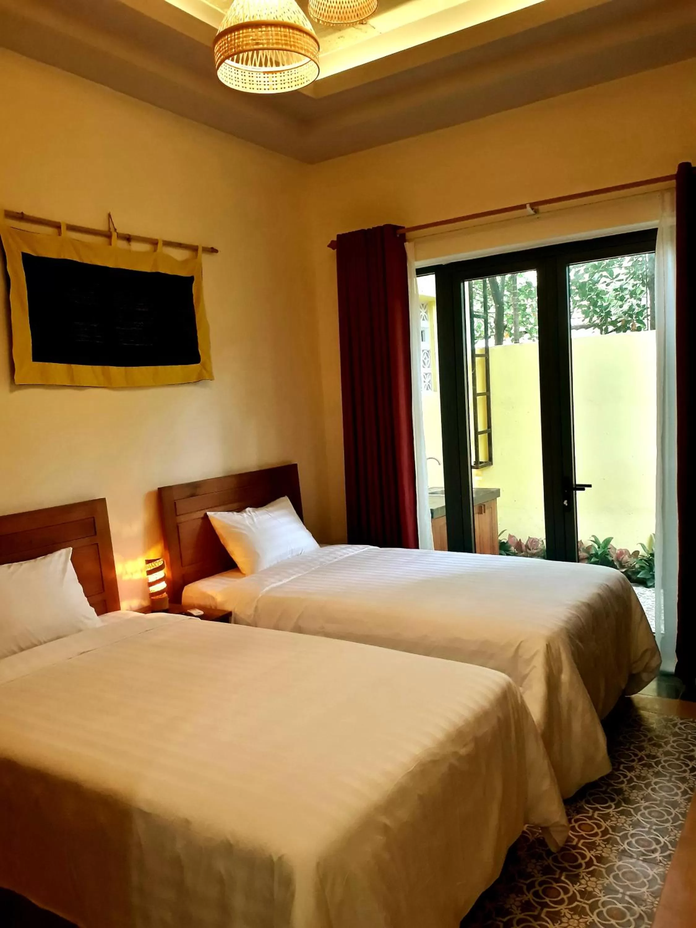 Bedroom, Bed in Pink Tulip Hoi An