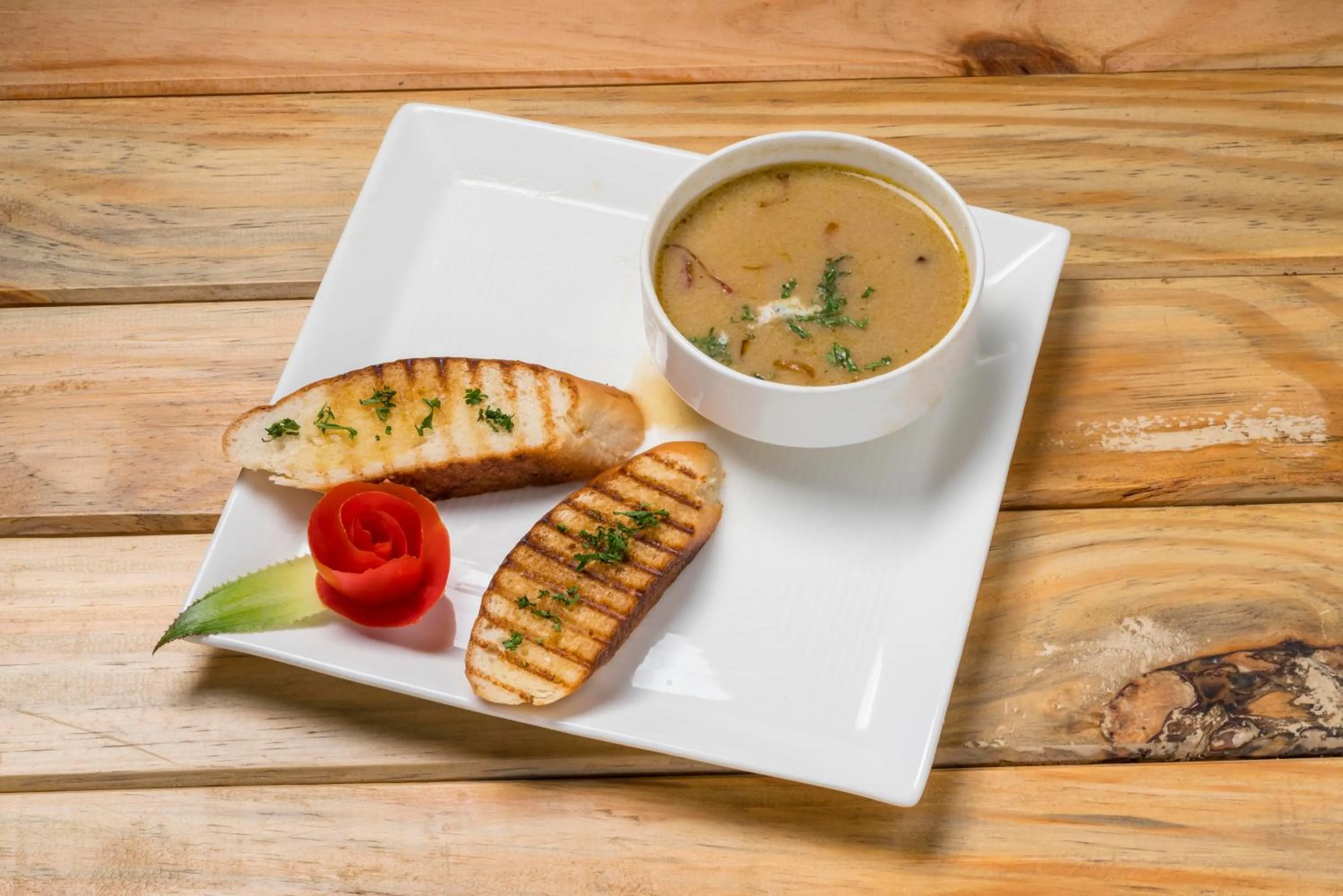 Restaurant/places to eat in Hotel Hindusthan International, Bhubaneswar