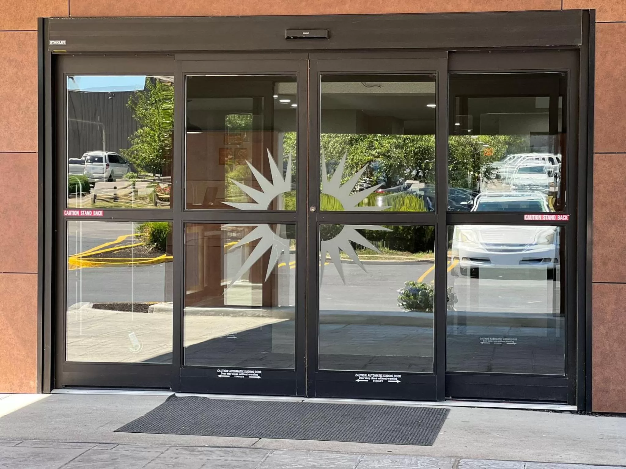 Facade/entrance in La Quinta Inn Lexington-Horse Park