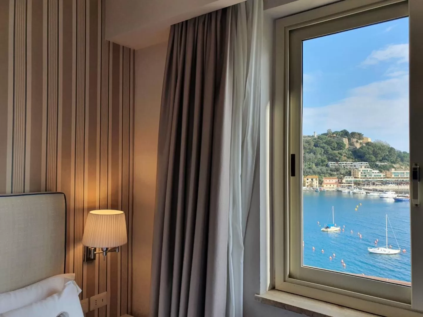 Decorative detail in Hotel Plaza