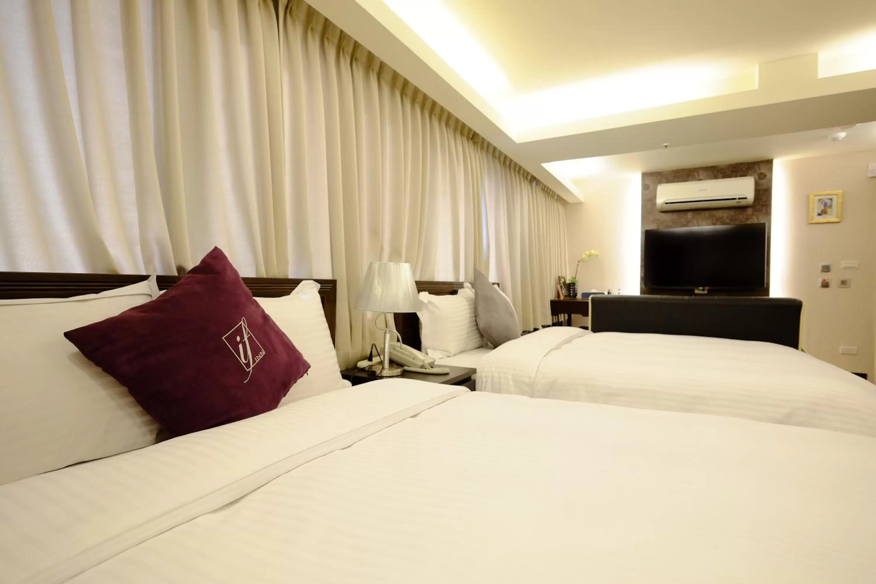 Photo of the whole room, Bed in 意芙旅店 Ifinn Hotel