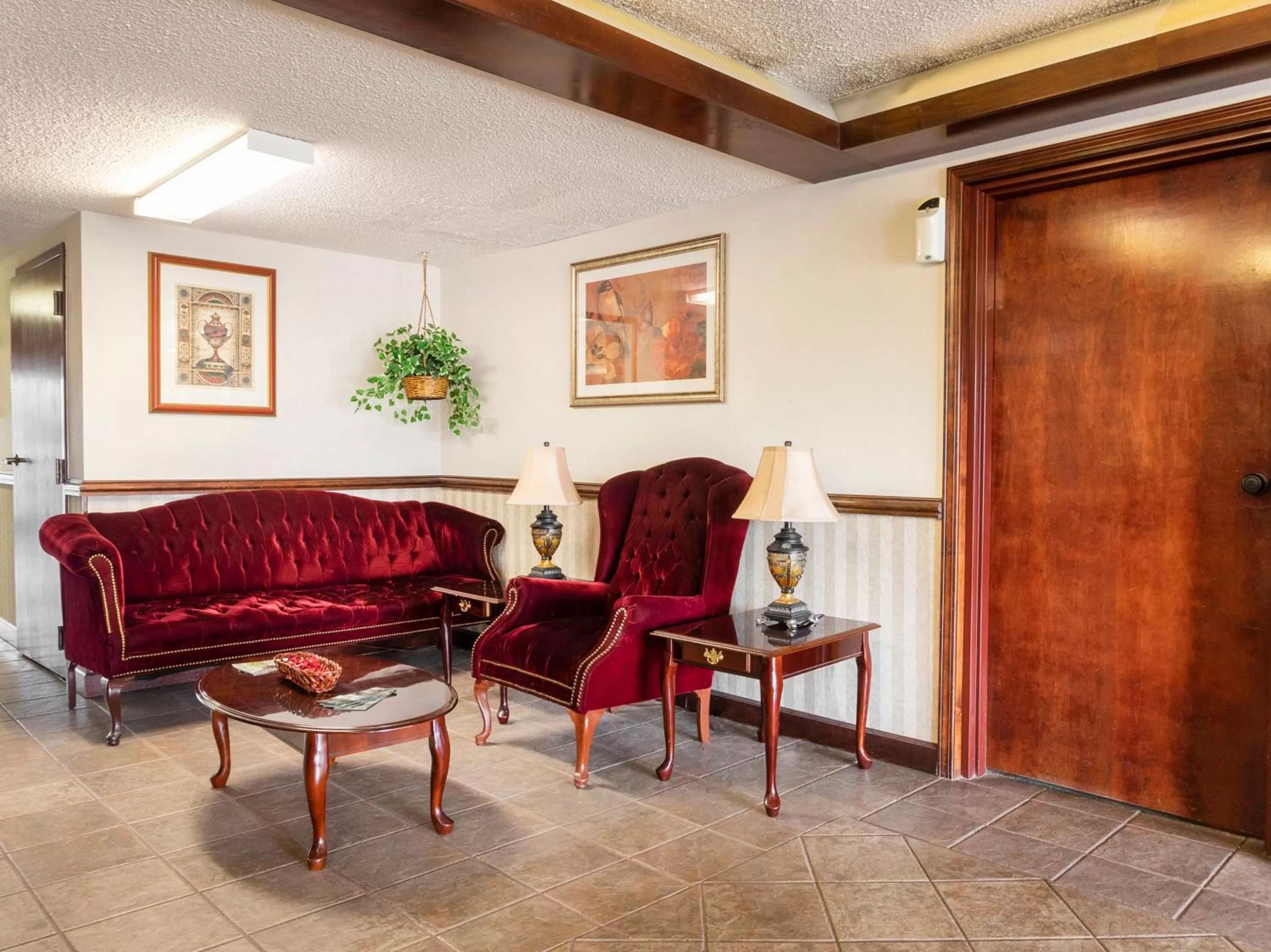 Seating area in Days Inn by Wyndham Adairsville