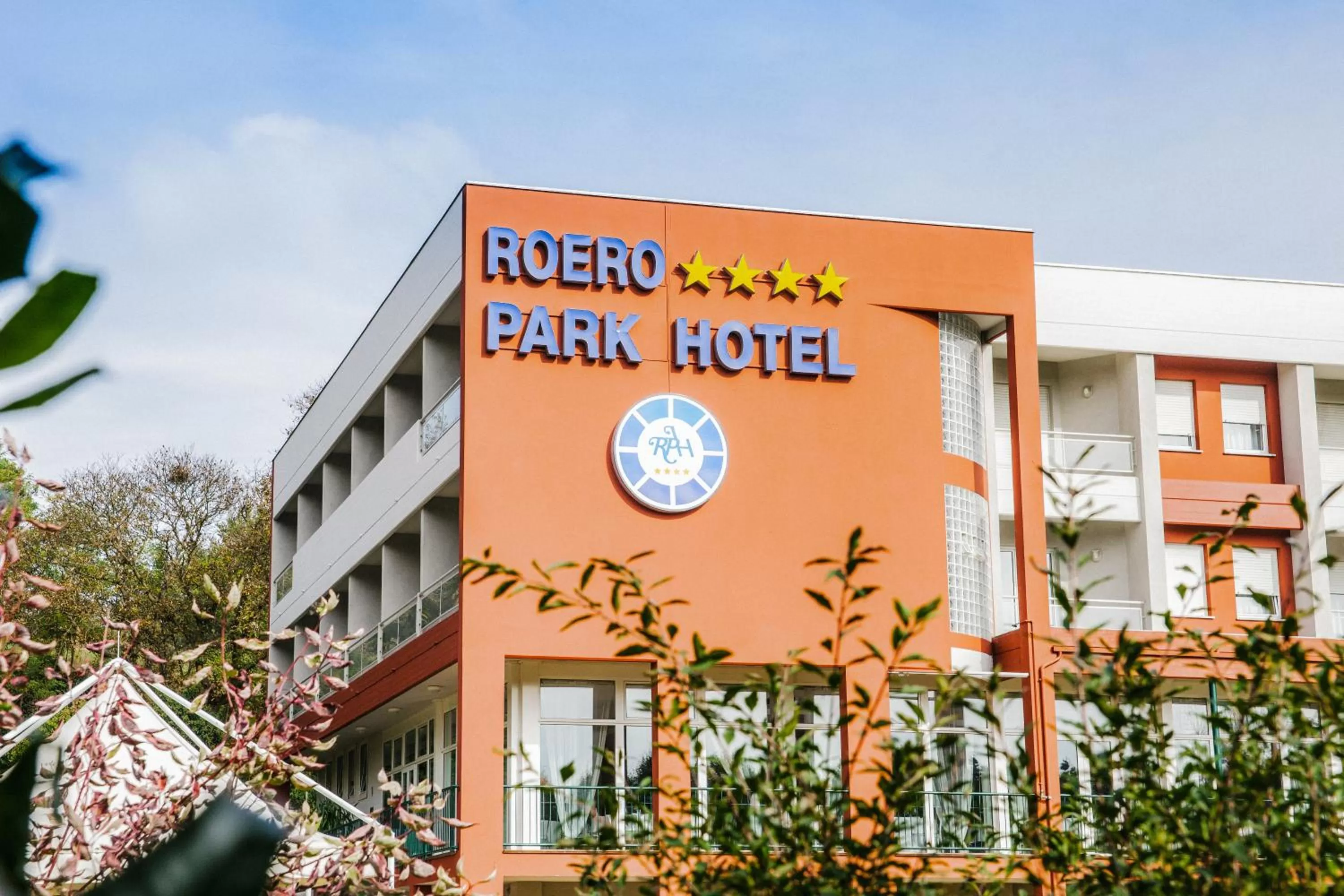 Facade/entrance, Property Building in Roero Park Hotel