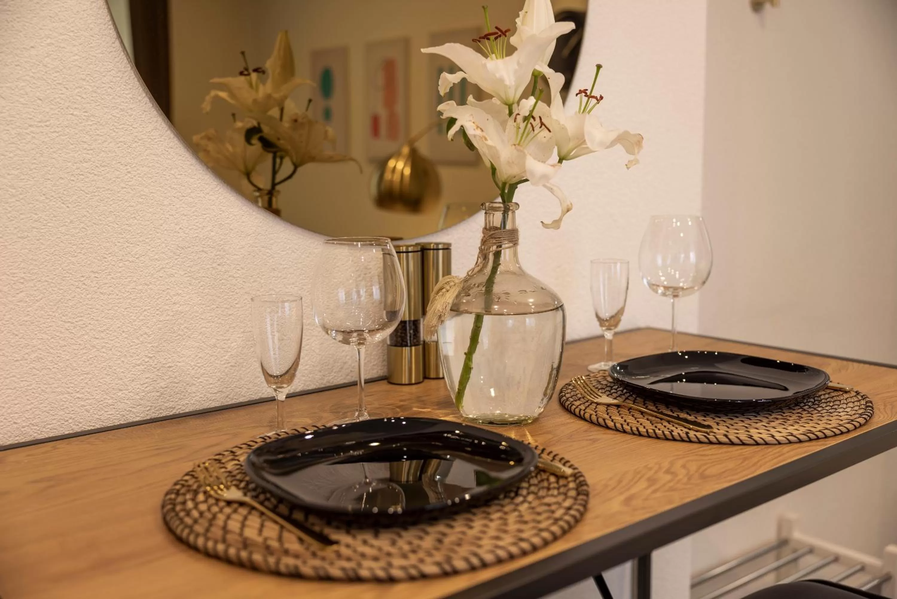Dining area in VISIMO Apartments St Georgen-Strasse St Gallen - Design City Nature